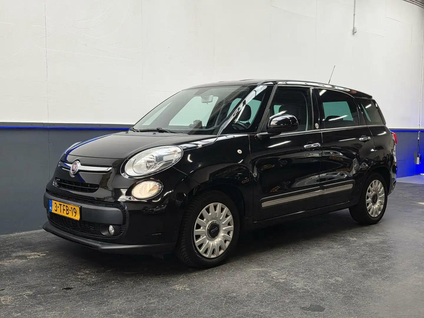Fiat 500L 0.9 TwinAir Easy Eco | Airco | Trekhaak | Uniek! Zwart - 2
