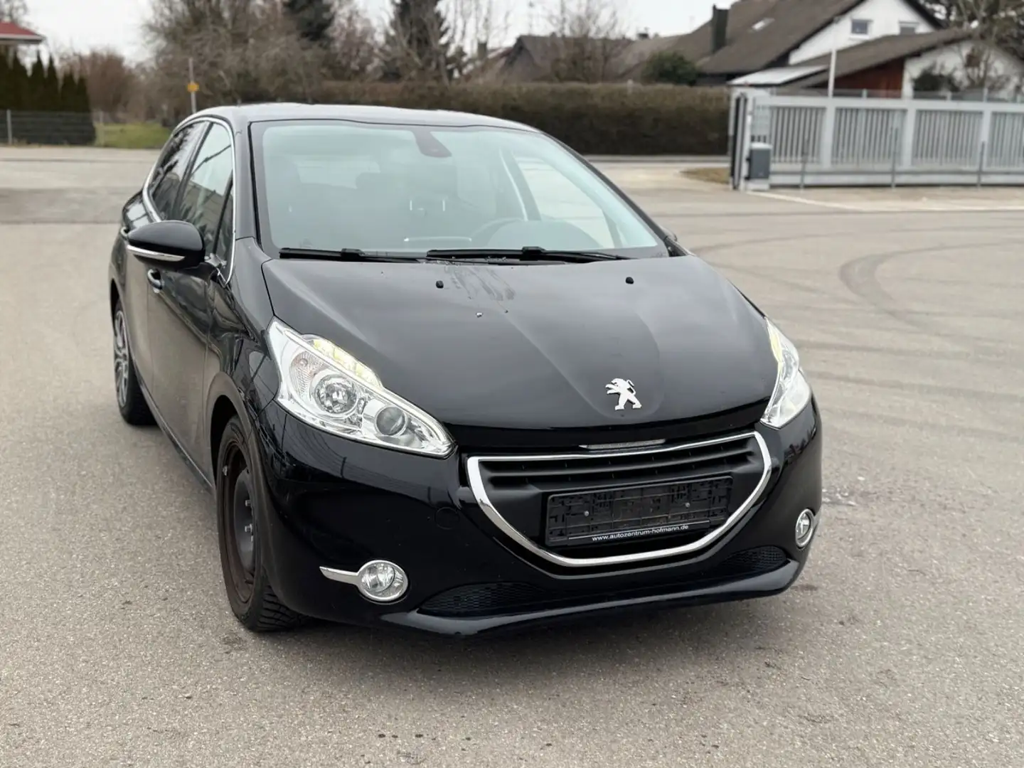 Peugeot 208 1,6 HDI Allure 115 FAP/Sitzheizung/Bordcomp. Schwarz - 1