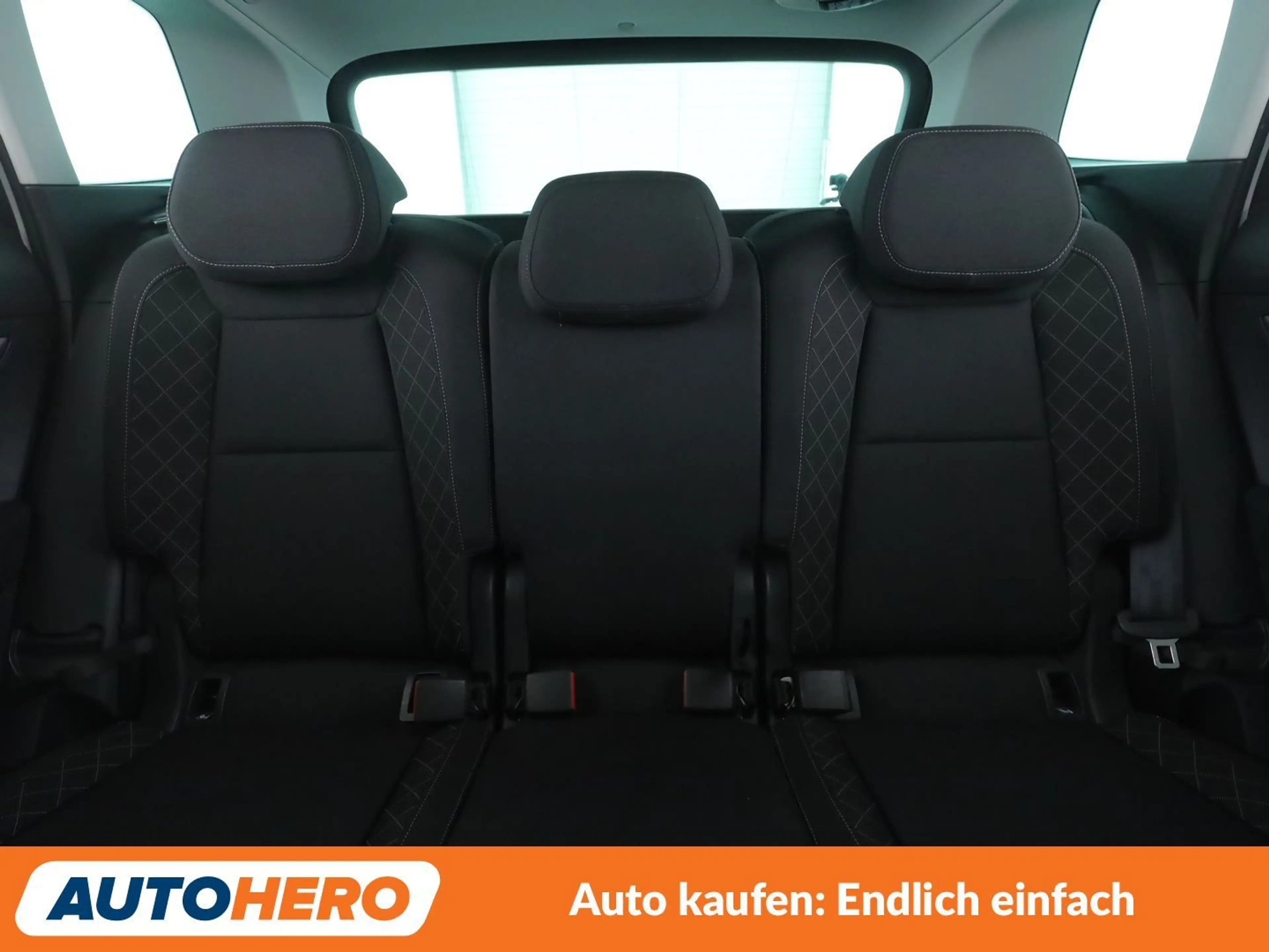 Skoda Karoq 1.6 TDI Ambition *NAVI*PDC*TEMPO*SHZ*ALU* — photo 15
