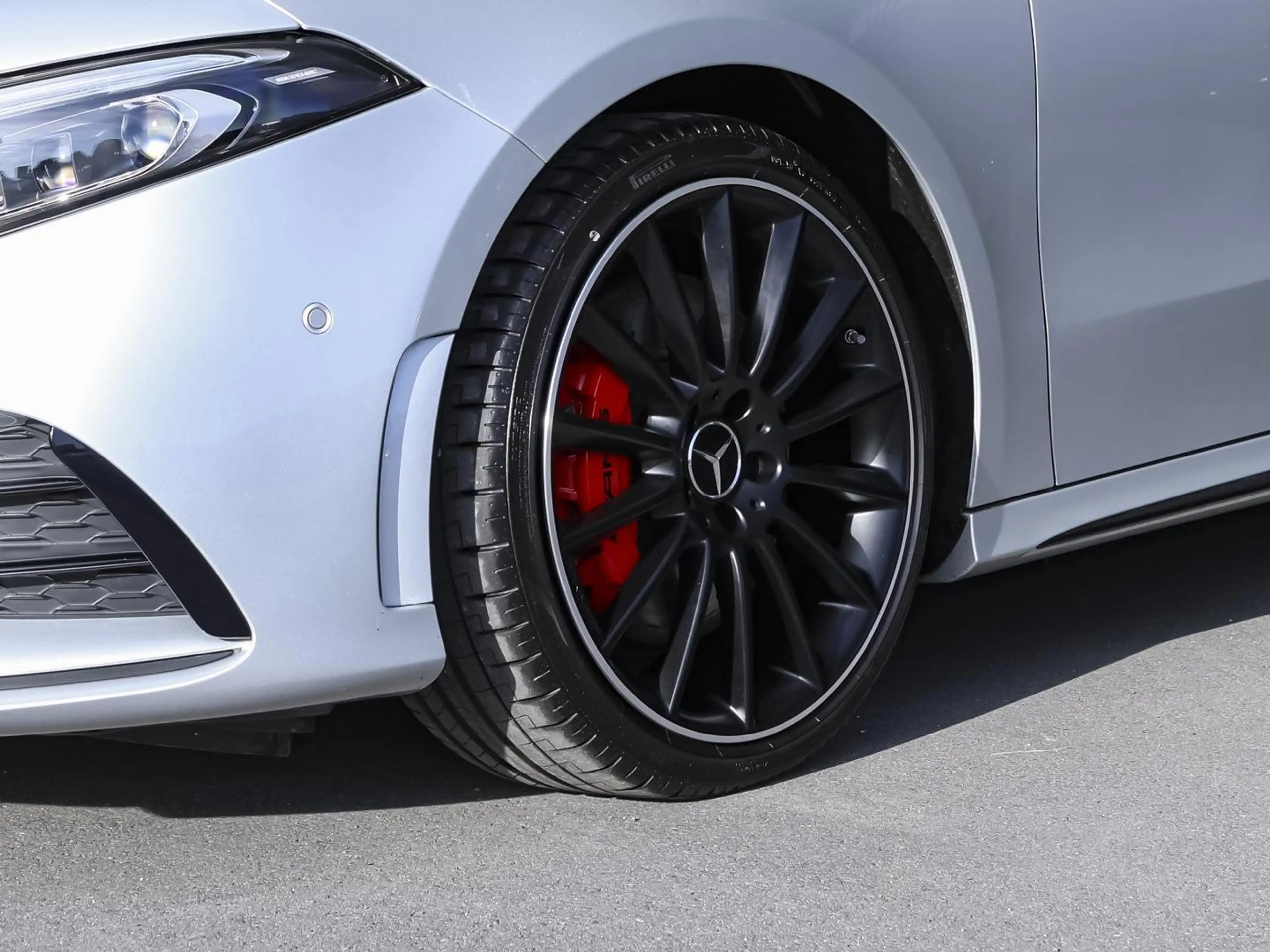 Mercedes-Benz A 35 AMG 4M Night Distronic Multibeam Panorama — photo 9