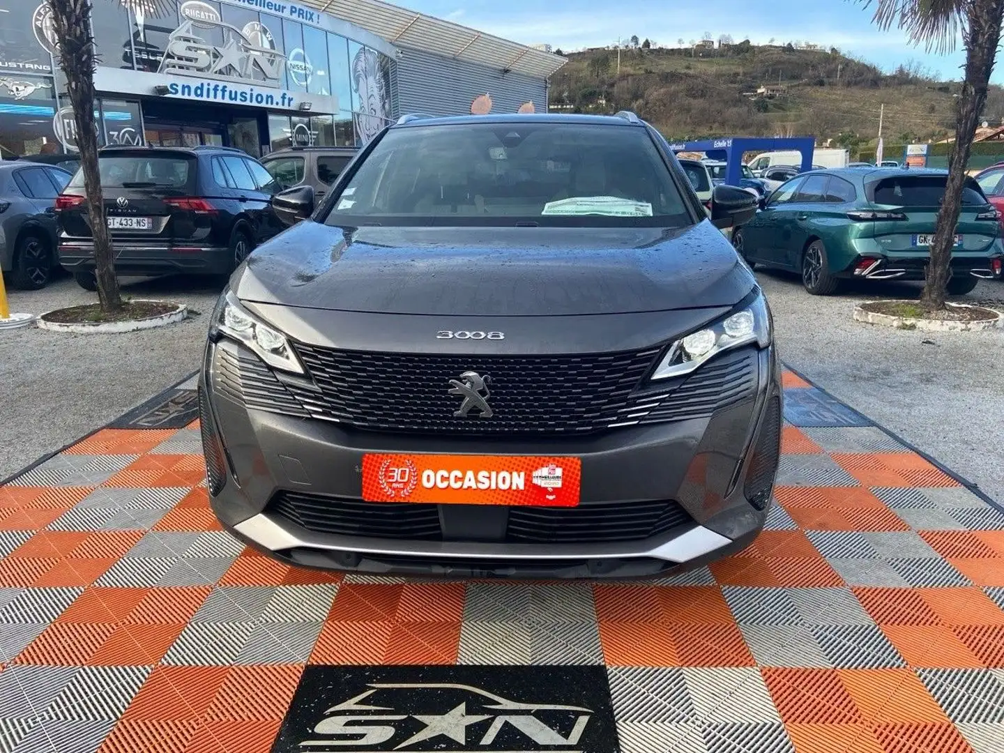 Peugeot 3008 HYBRID 225 EAT8 GT Hayon Attelage Gris - 2