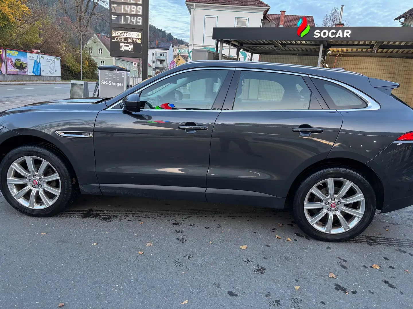 Jaguar F-Pace F-Pace 20d AWD Prestige Aut. Prestige Grau - 1