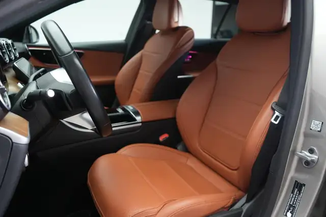 Mercedes-Benz C-Class view 11