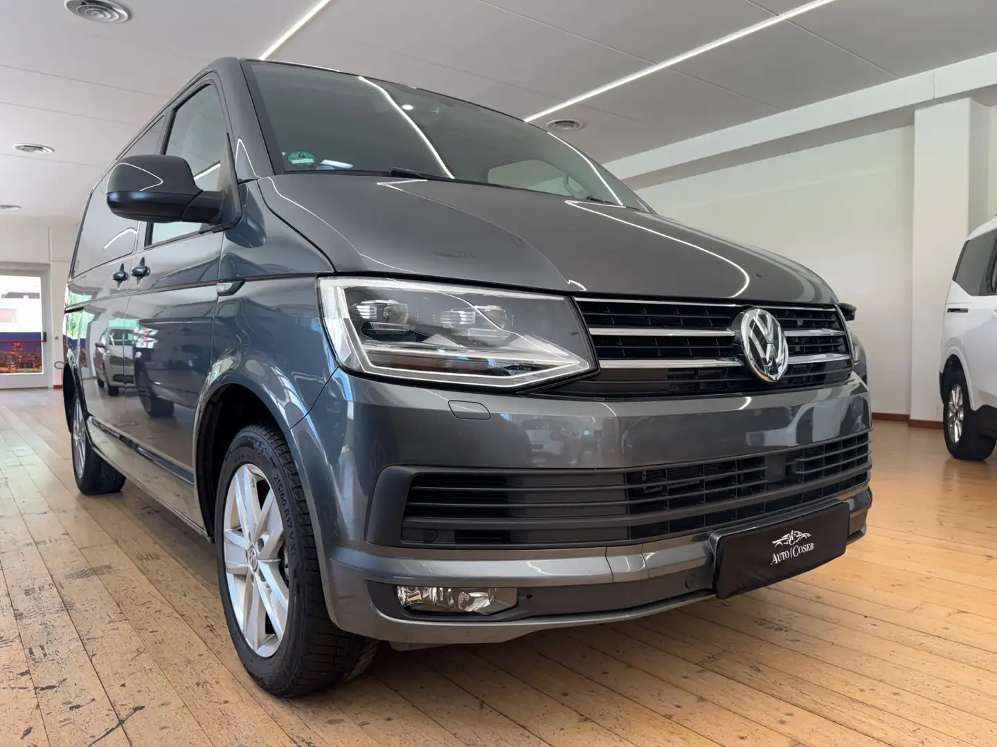 Volkswagen T6 Multivan Van Grigio - 1