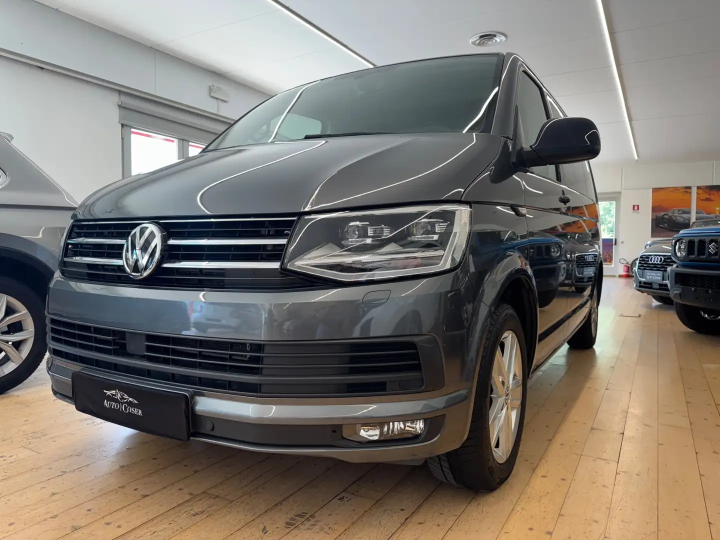 Volkswagen T6 Multivan Van Grigio - 2