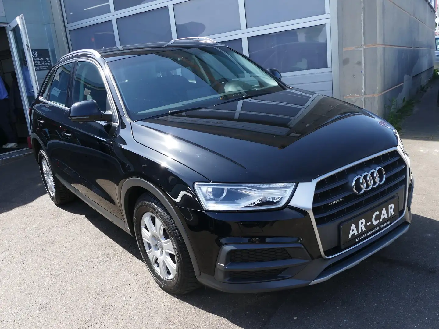 Audi Q3 2.0 TDI quattro design - Navi Klimaautomatik Xenon Noir - 2
