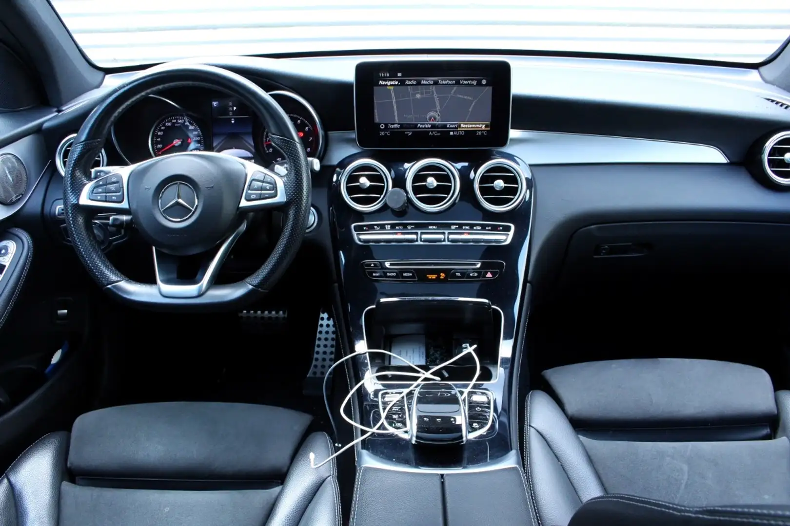 Mercedes-Benz GLC 250 4MATIC AMG Premium Plus, PANO LEDER '18 Gris - 2