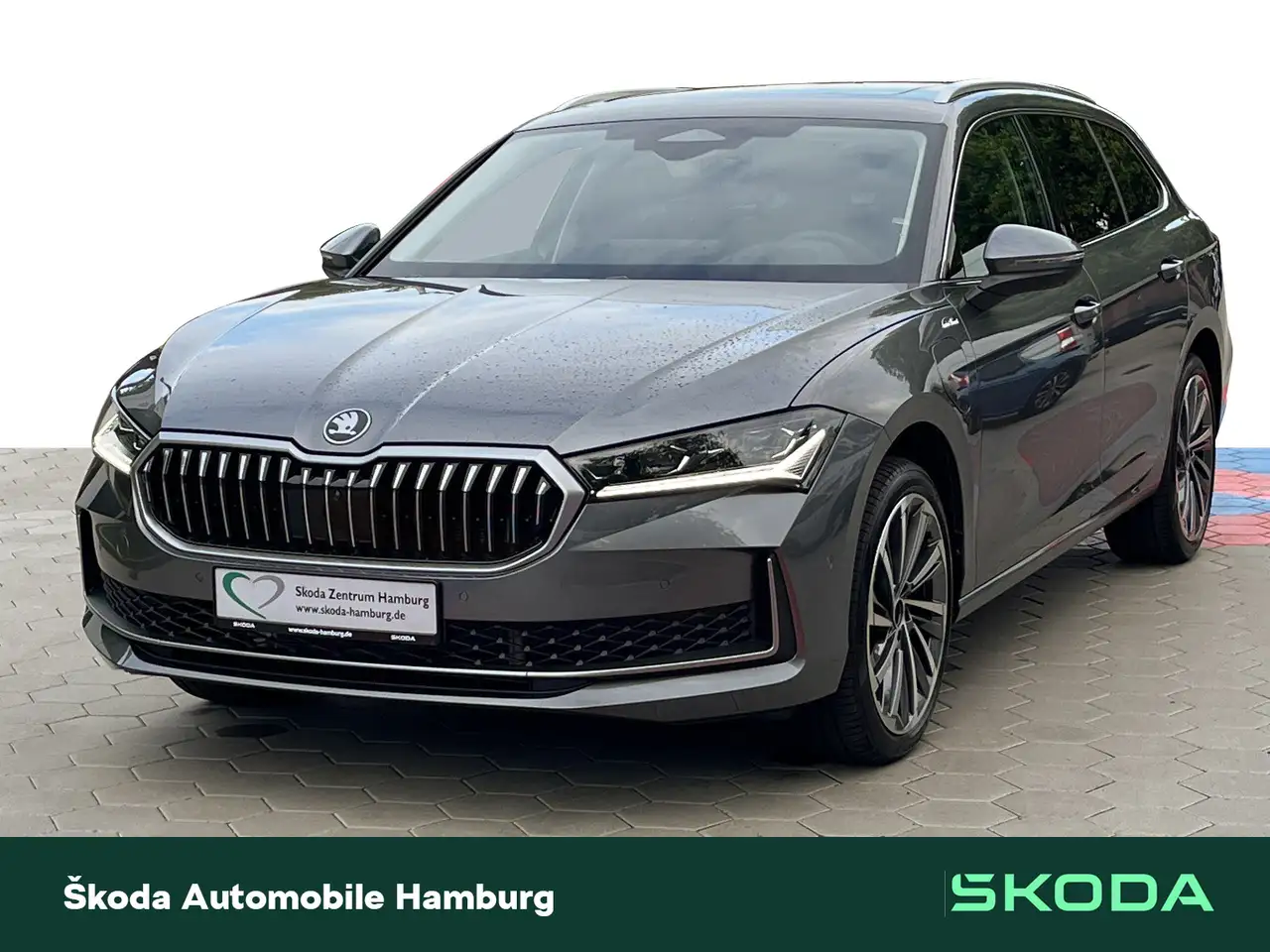 Skoda Superb Combi L&K 1,5 TSI iV DSG — photo 1 of 14