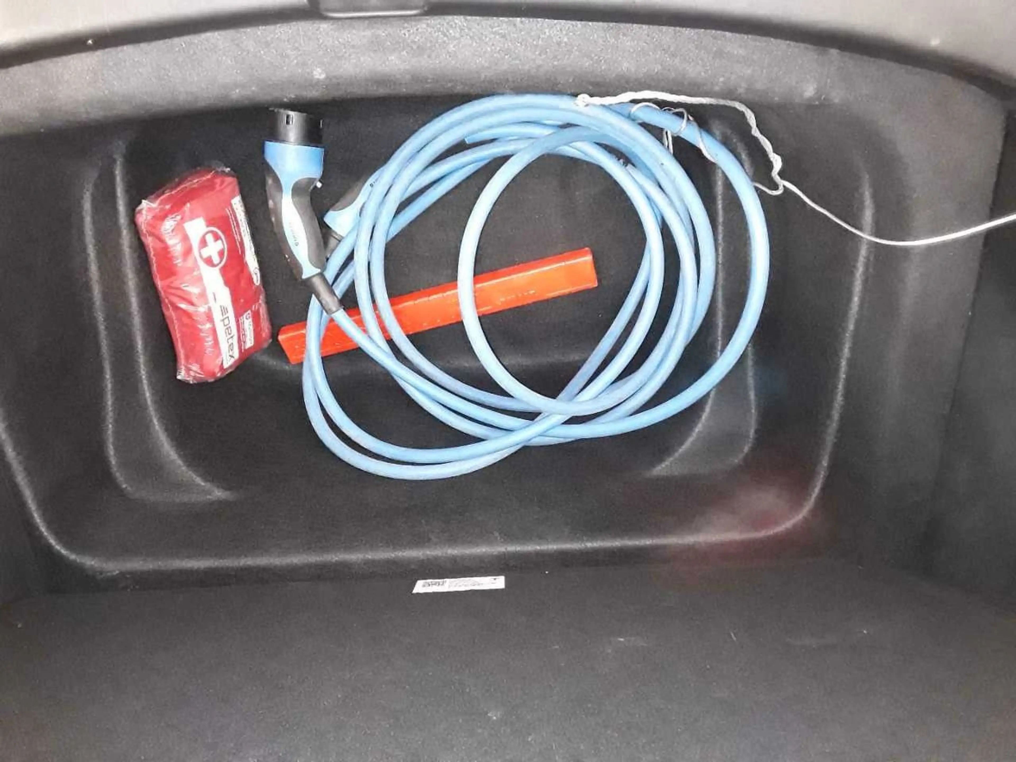 Tesla Model Y LONGRANGE DUAL-MOTOR NAVI/LED/KAMERA/AMD — photo 4
