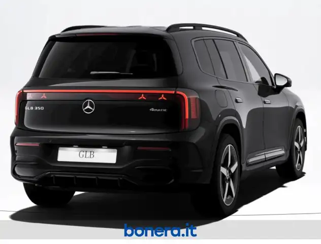 Mercedes-Benz GLB view 3