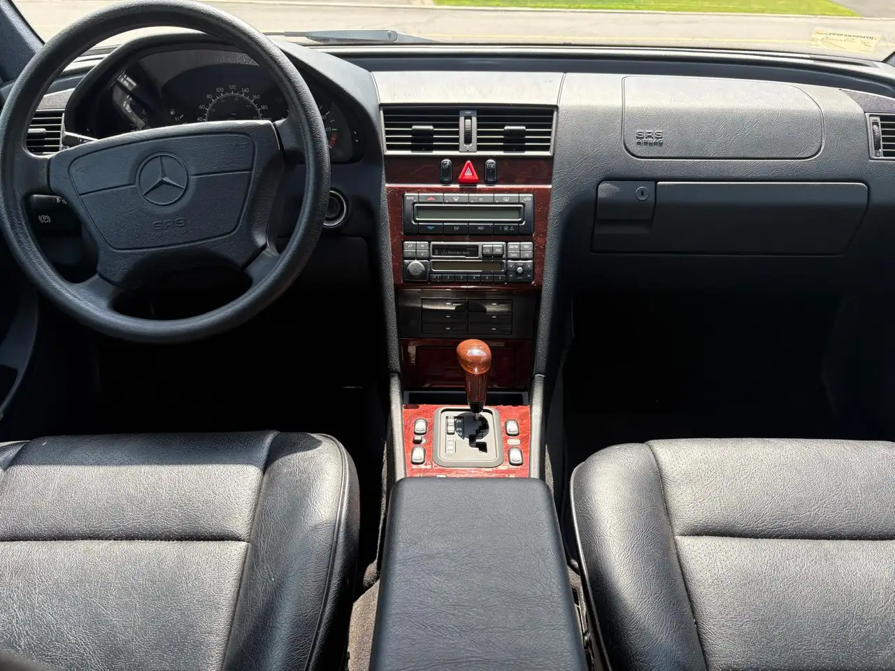 Mercedes-Benz C-Class photo Mercedes-Benz C-Class