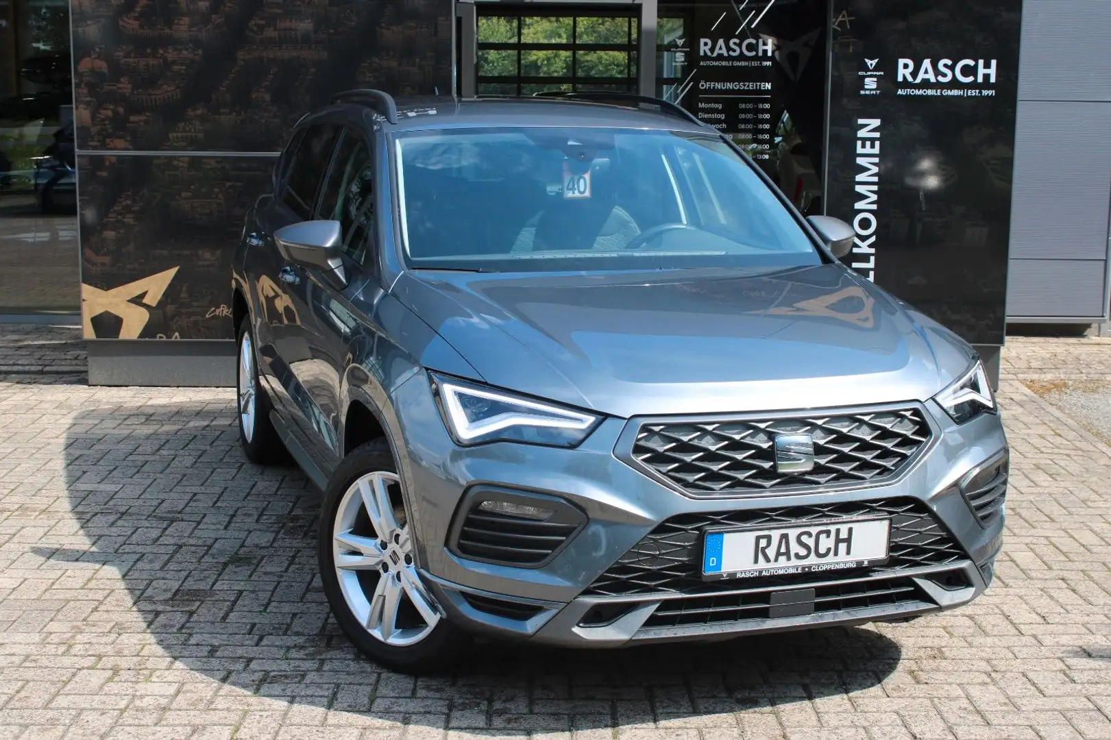 SEAT Ateca FR 1.5 TSI DSG +LED+RFK+GRA+FULL LINK+SHZ+ Grijs - 2
