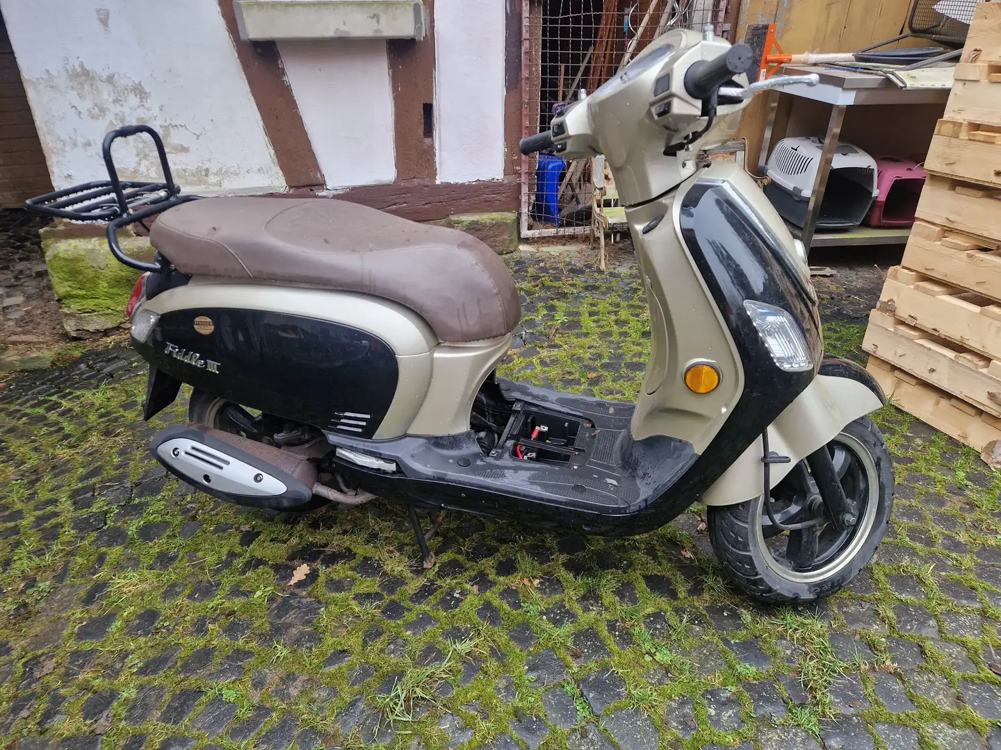 SYM Fiddle 50 III  wenig Kilometer 25&45  km/h Papiere Bastler crna - 1