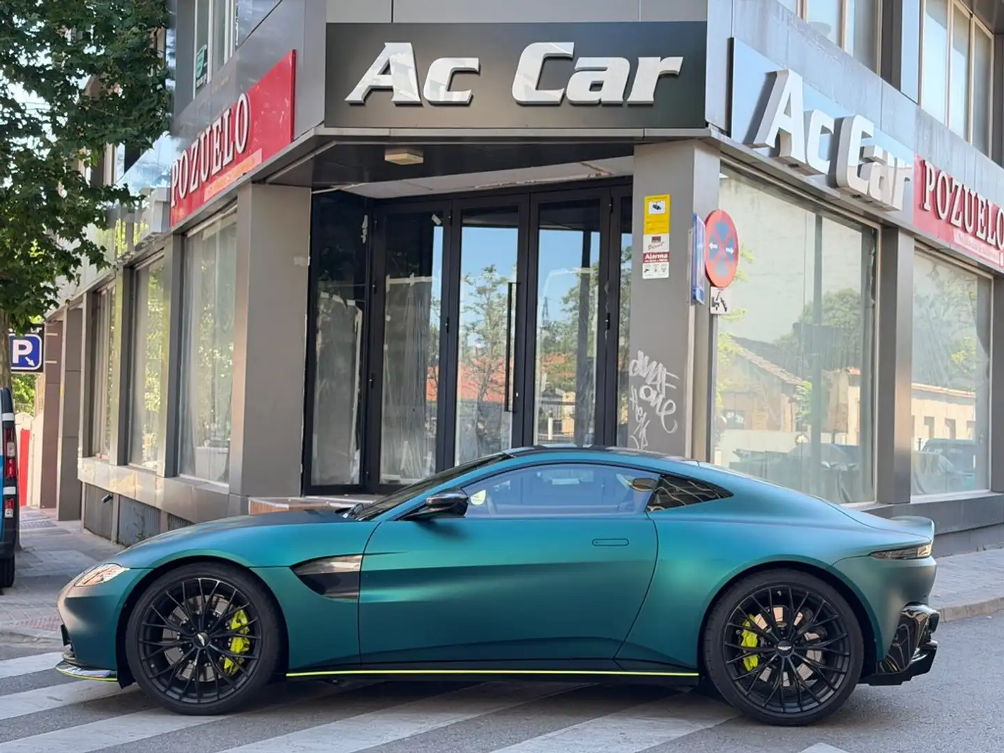 Aston Martin Vantage 4.0 V8 Auto Verde - 1