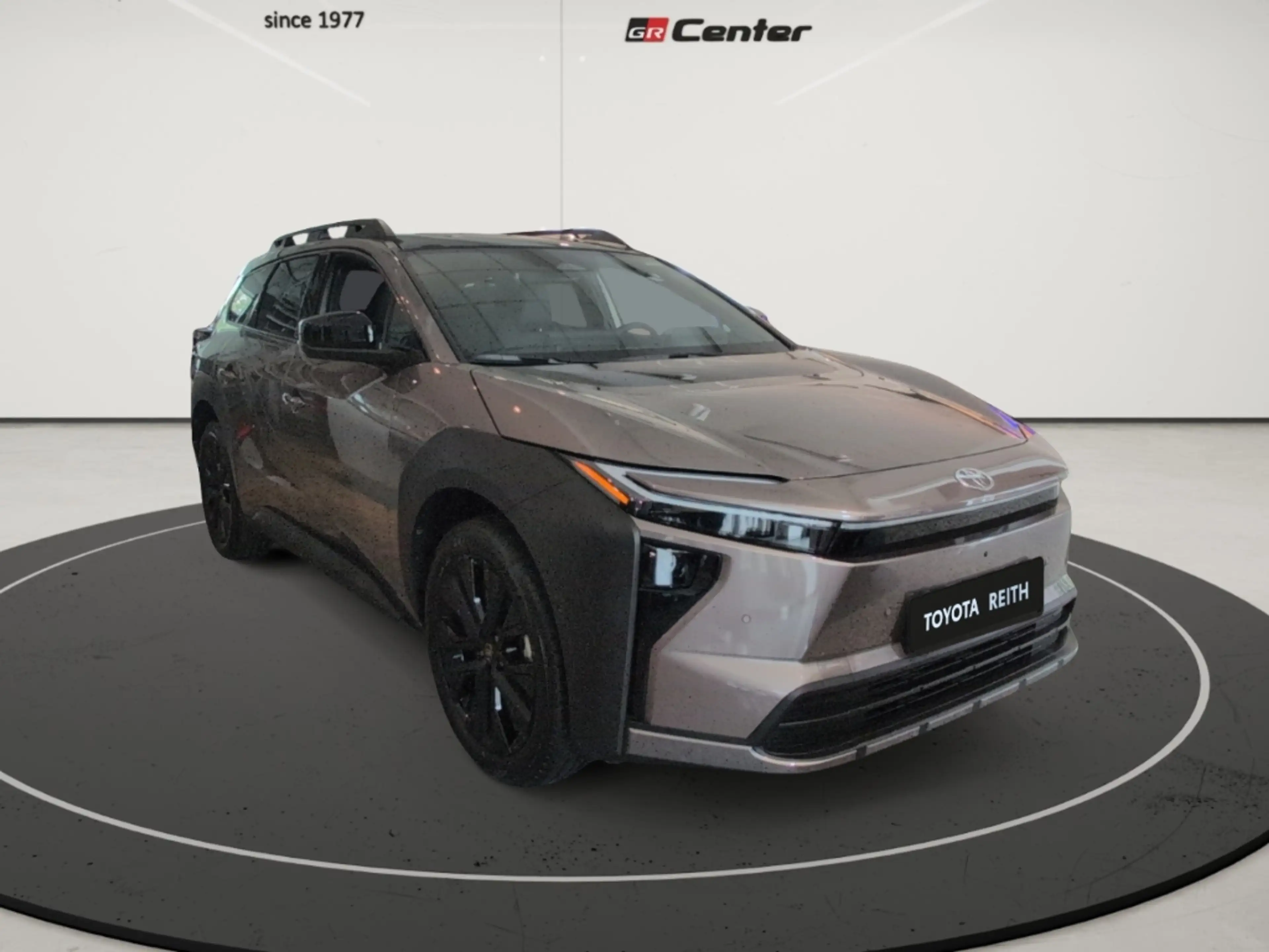 Toyota bZ4X AWD Touring 5-Türer Lounge Elektromotor 75 kW Pano — photo 5