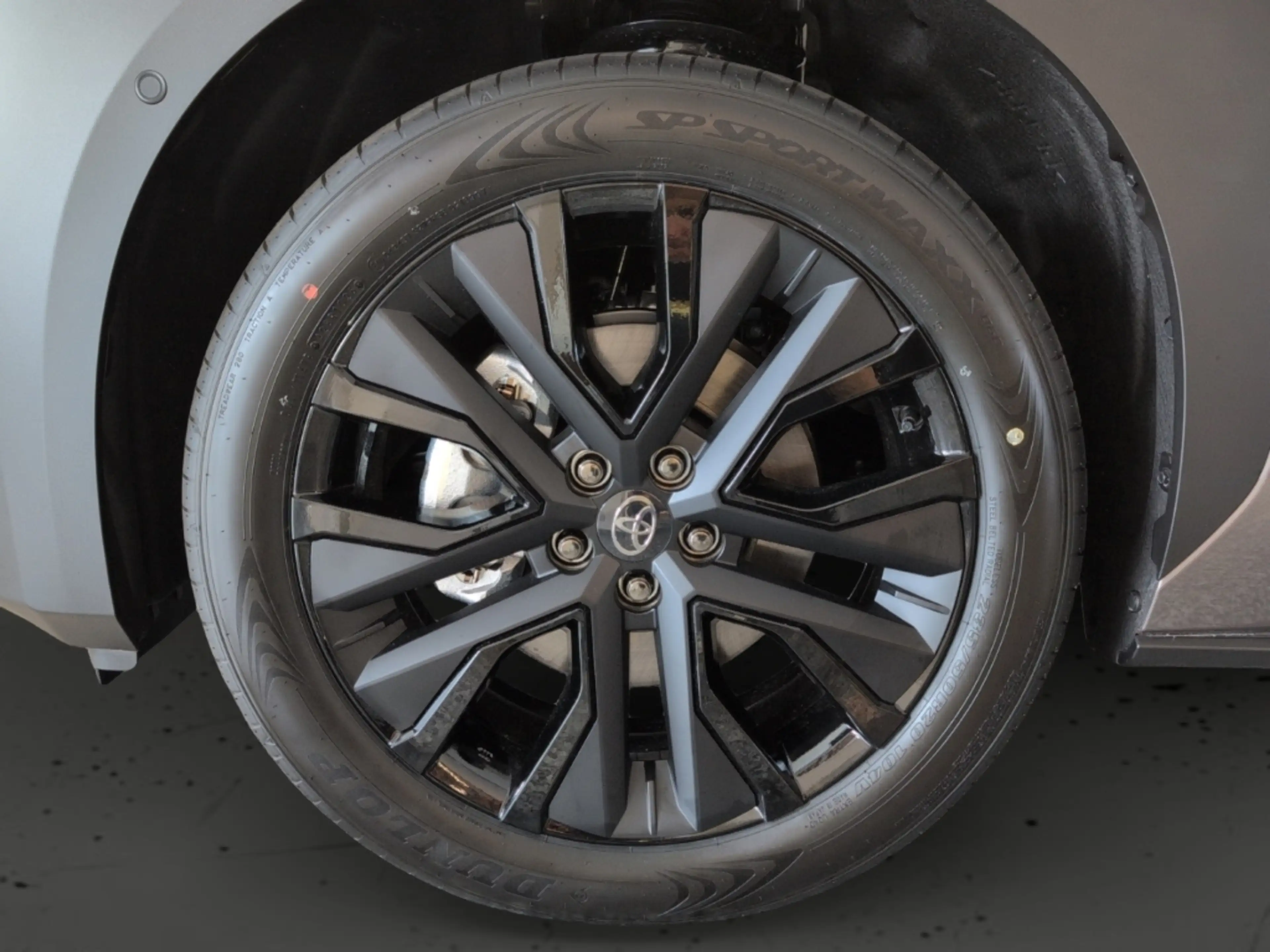 Toyota bZ4X AWD Touring 5-Türer Lounge Elektromotor 75 kW Pano — photo 11