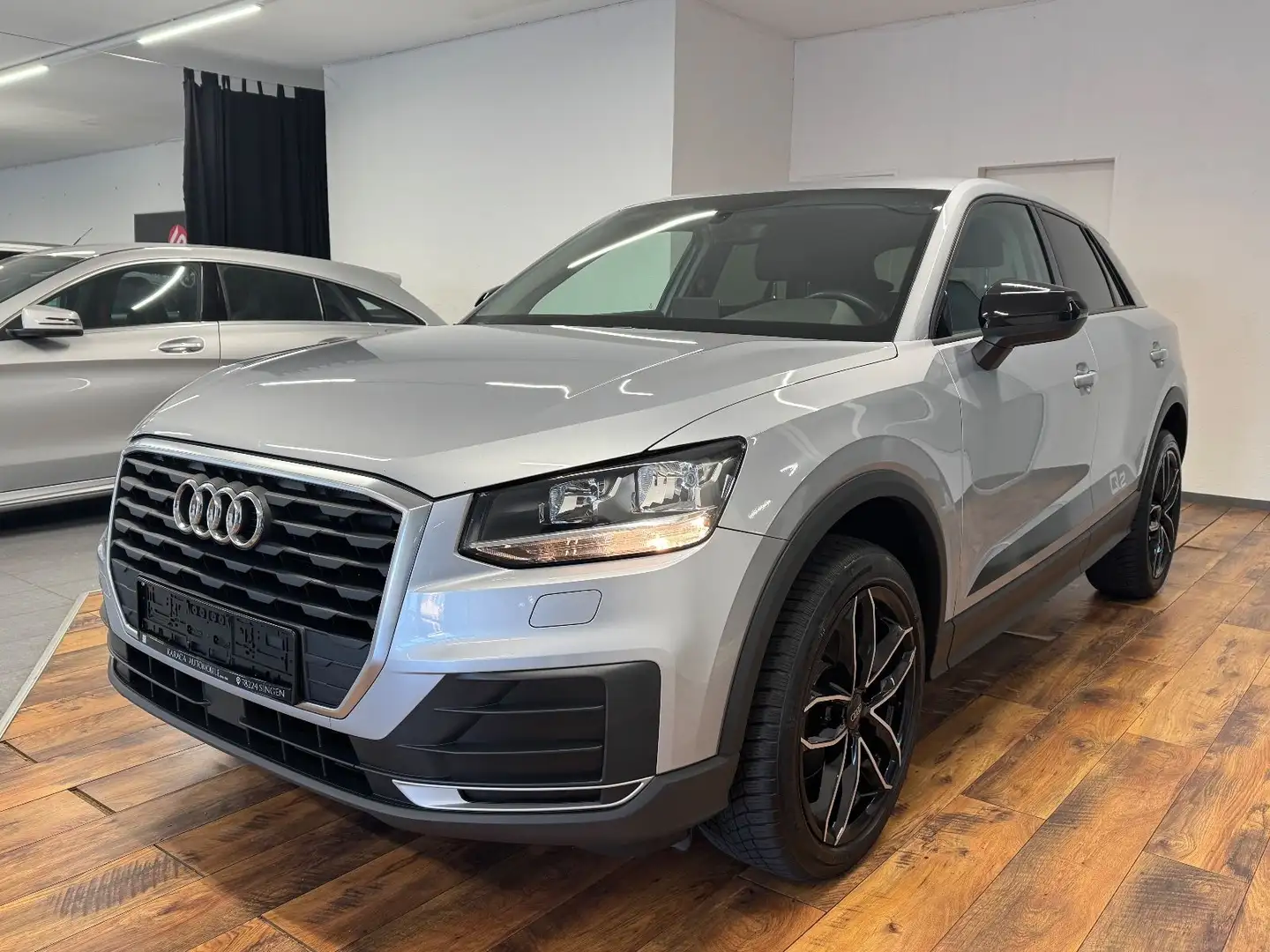 Audi Q2 ultra 1.0 TFSI AHK.TEMPO.DAB.SHZ.PDC. 18"ALU Silber - 1