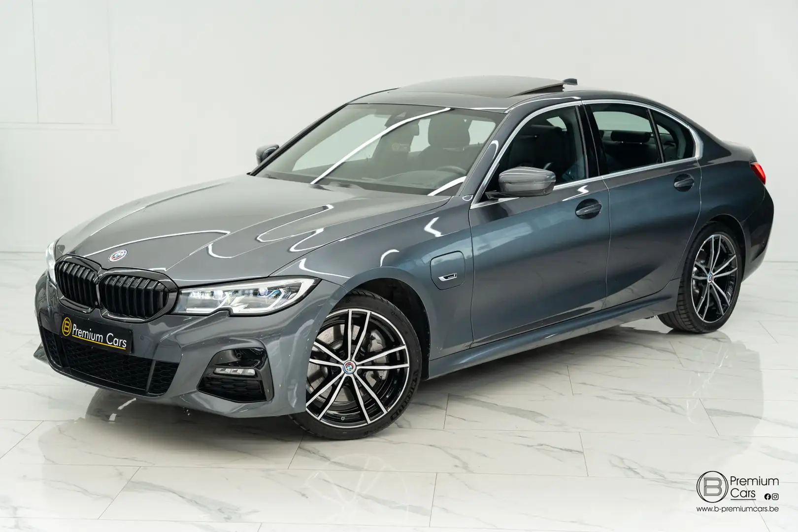 BMW 330 E hybrid M-Pakket! Btw, Pano, Hifi, Full options! Argent - 2