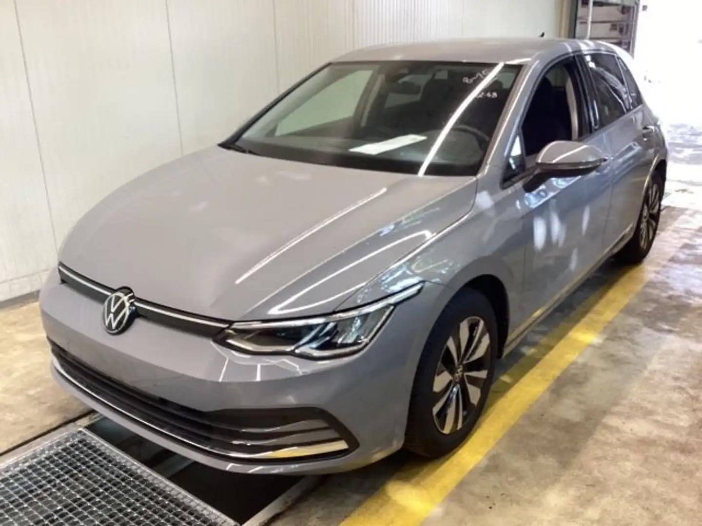 Volkswagen Golf VIII 1.0 eTSI Move DSG Klima Navi Kamera Grau - 2