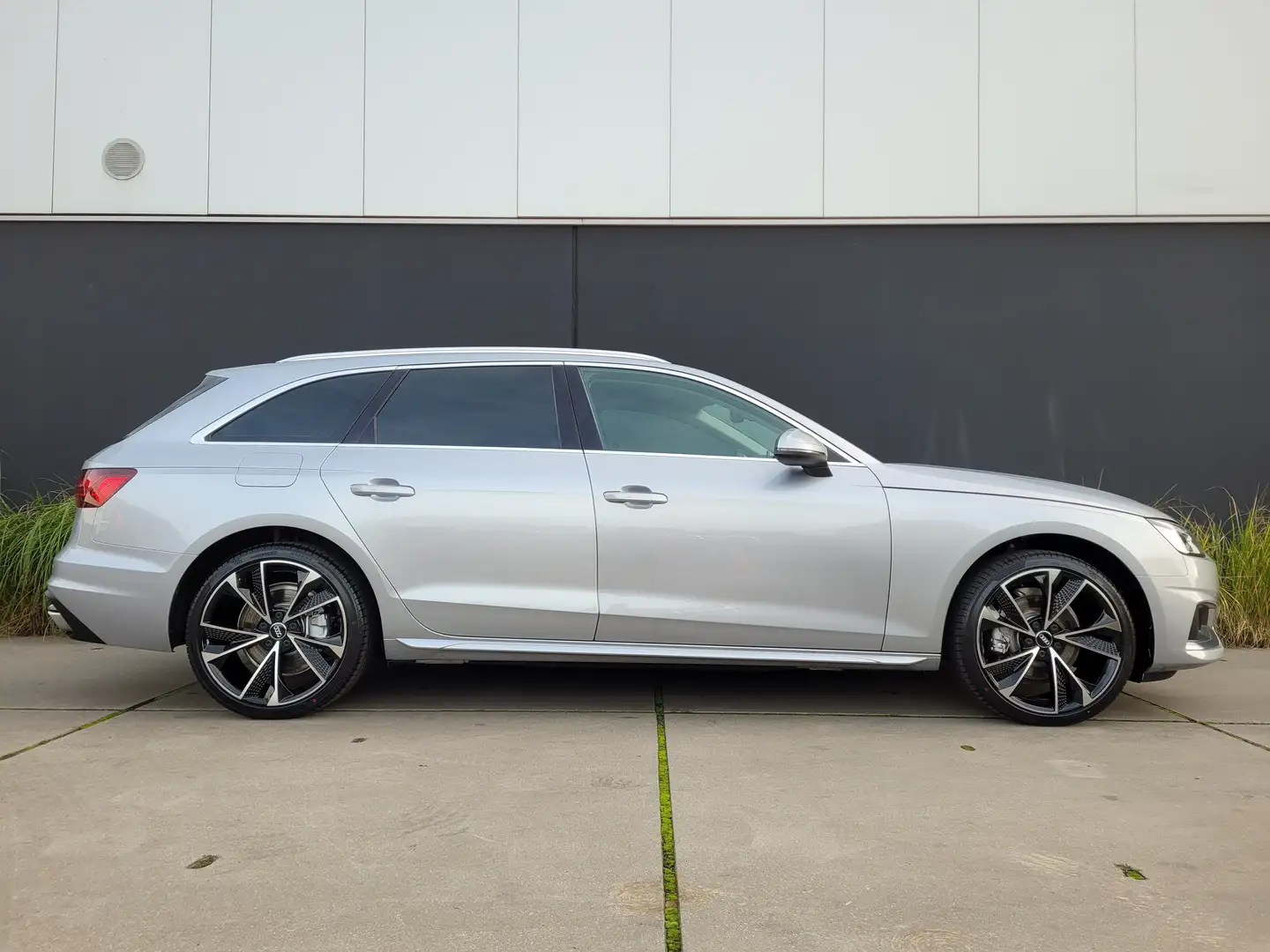 Audi A4 Avant 35 TFSI S tronic *SPORTSTOELEN*CAMERA*LED* Zilver - 2