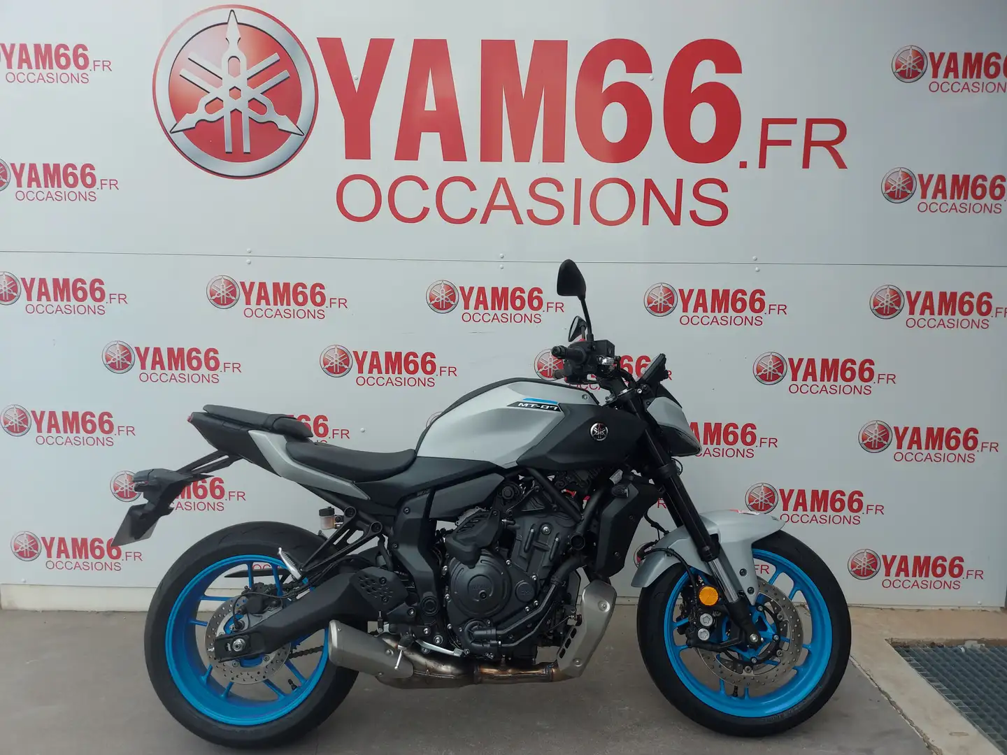 Yamaha MT-07 Gris - 1
