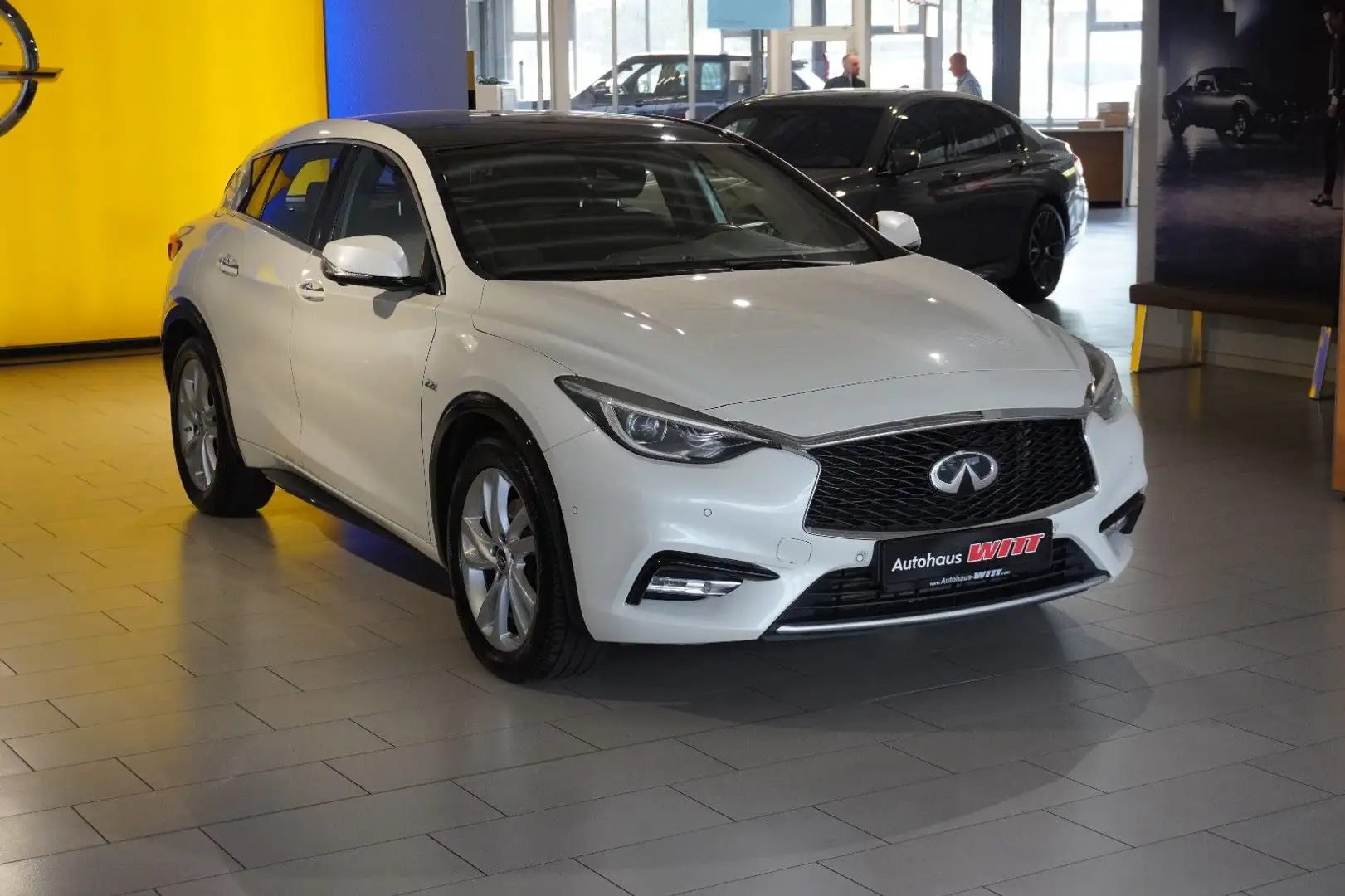 Infiniti Q30 2.2d AWD ~Autm.~Navi~LED~Kam~Leder~ACC~Pano~ Білий - 1