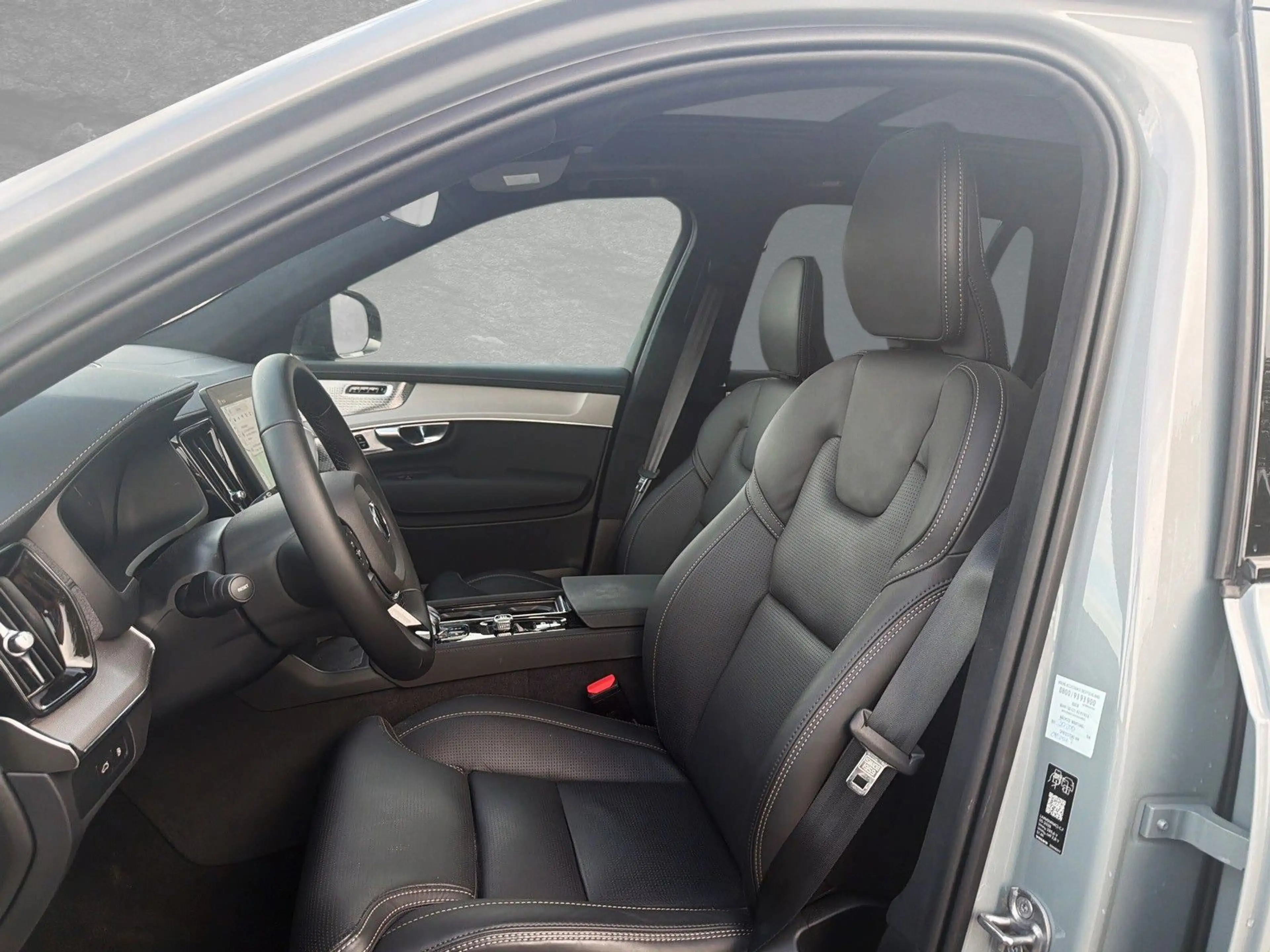 Volvo XC90 T8 AWD Black Edition Ultra 7-Sitzer AHK ACC — photo 3