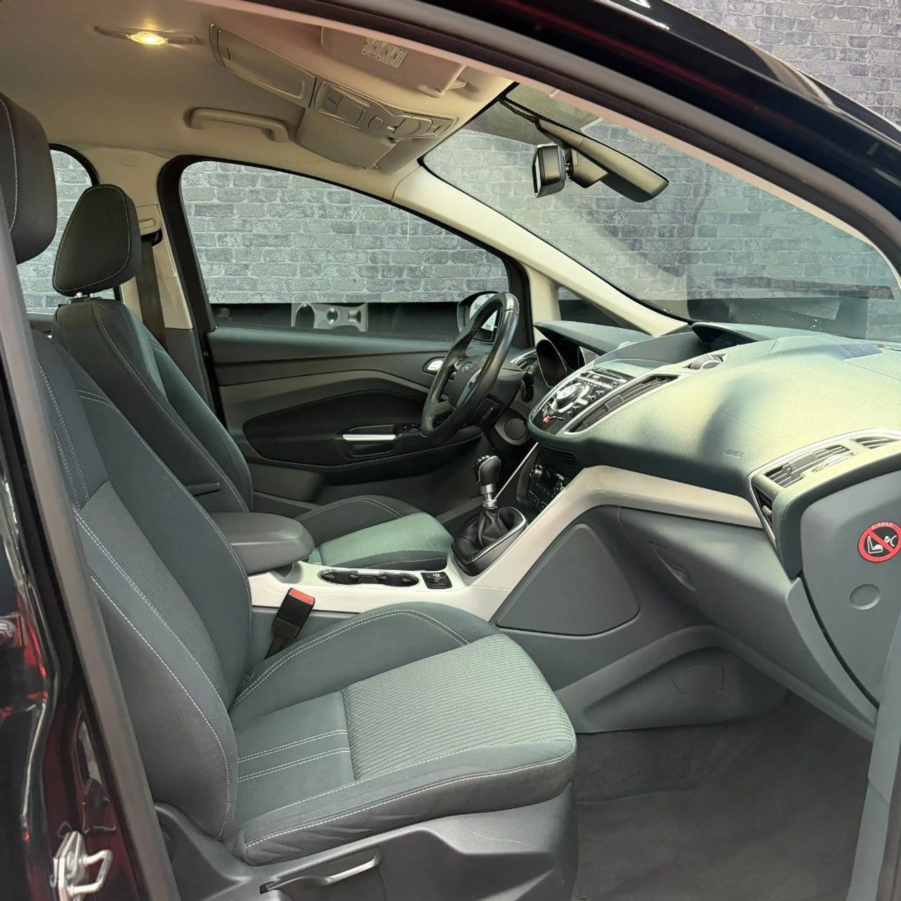 Ford C-Max Titanium — photo 14