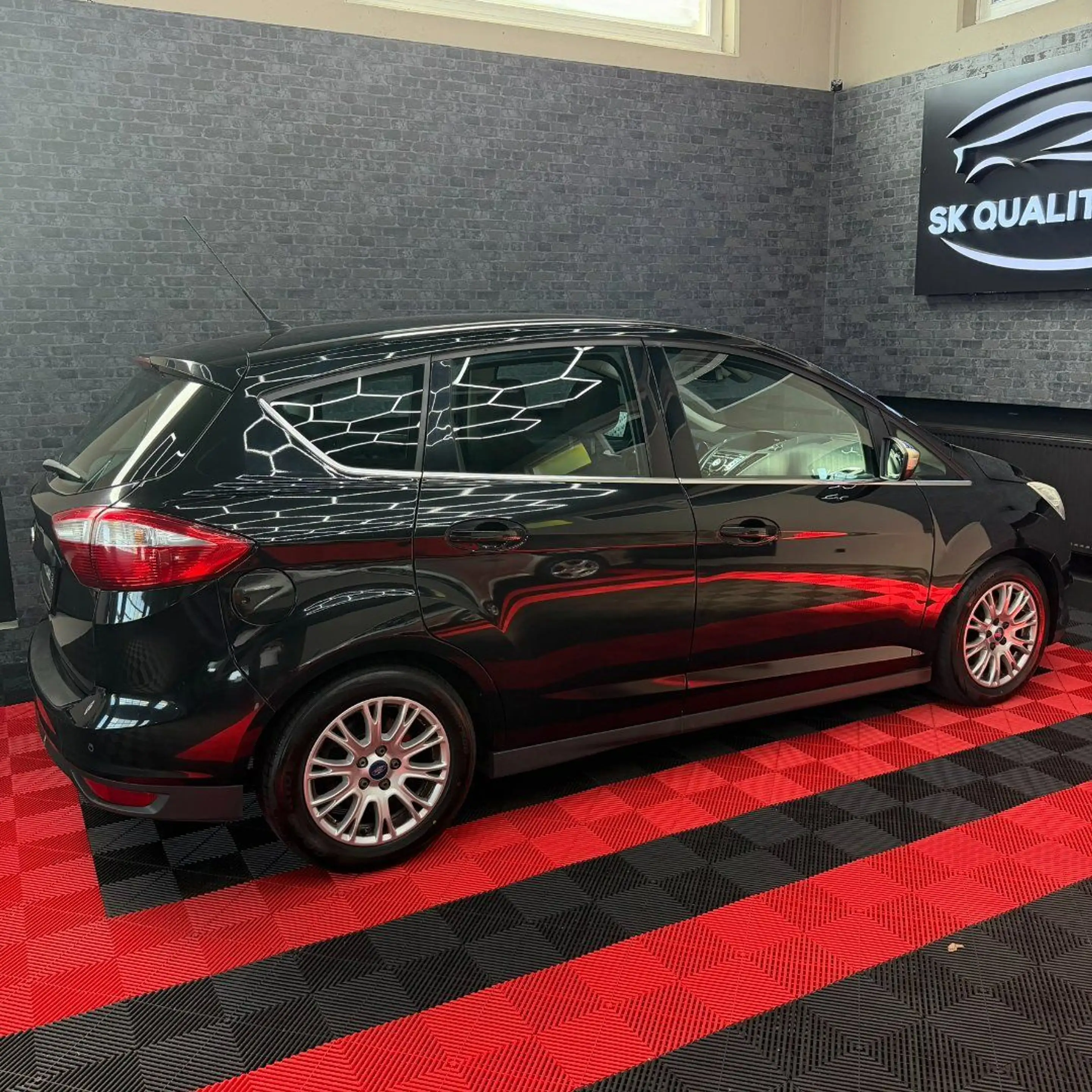 Ford C-Max Titanium — photo 8