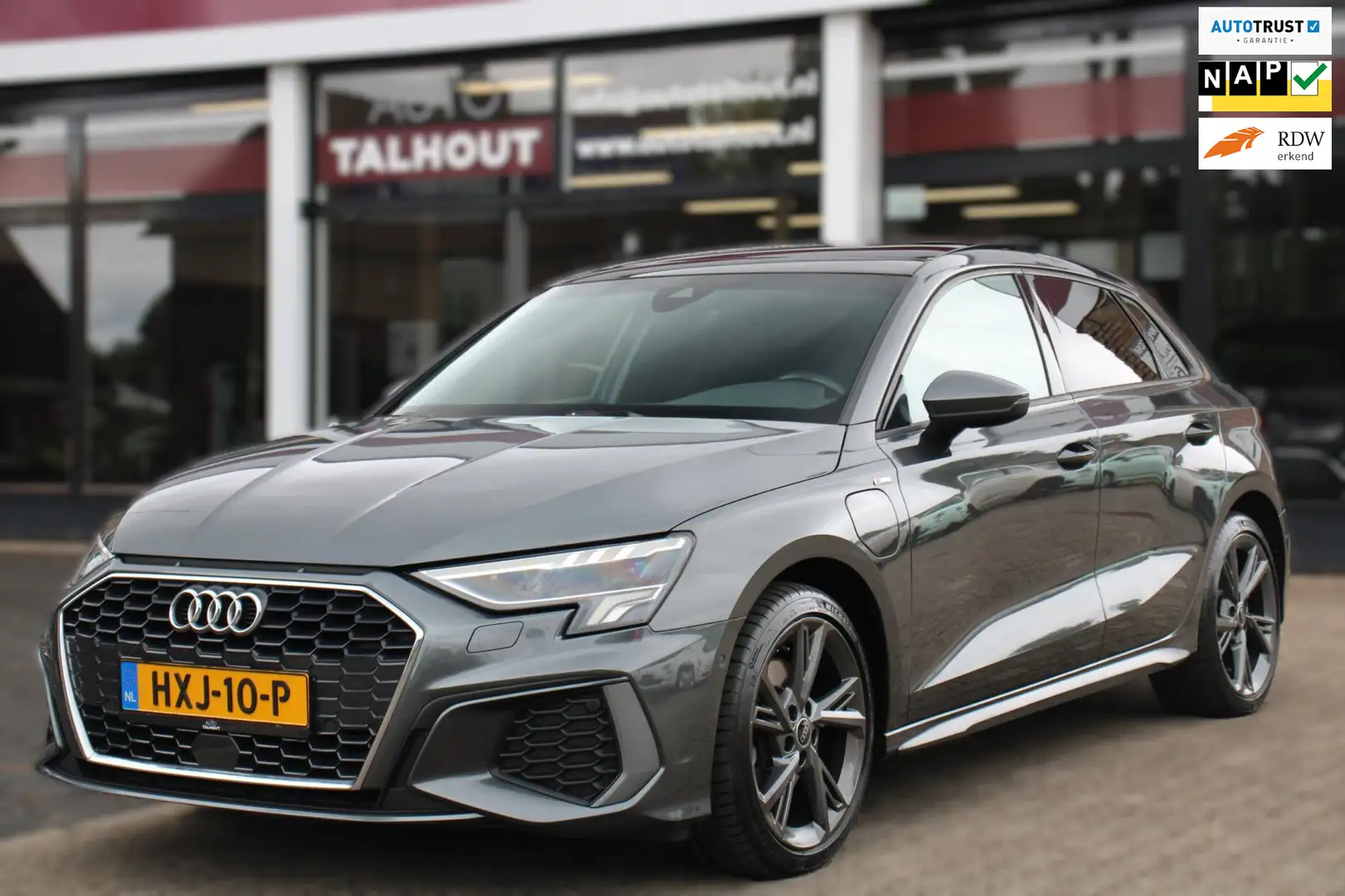 Audi A3 Sportback 40 TFSI e Hybride S-Line - PANORAMADAK, Grijs - 1