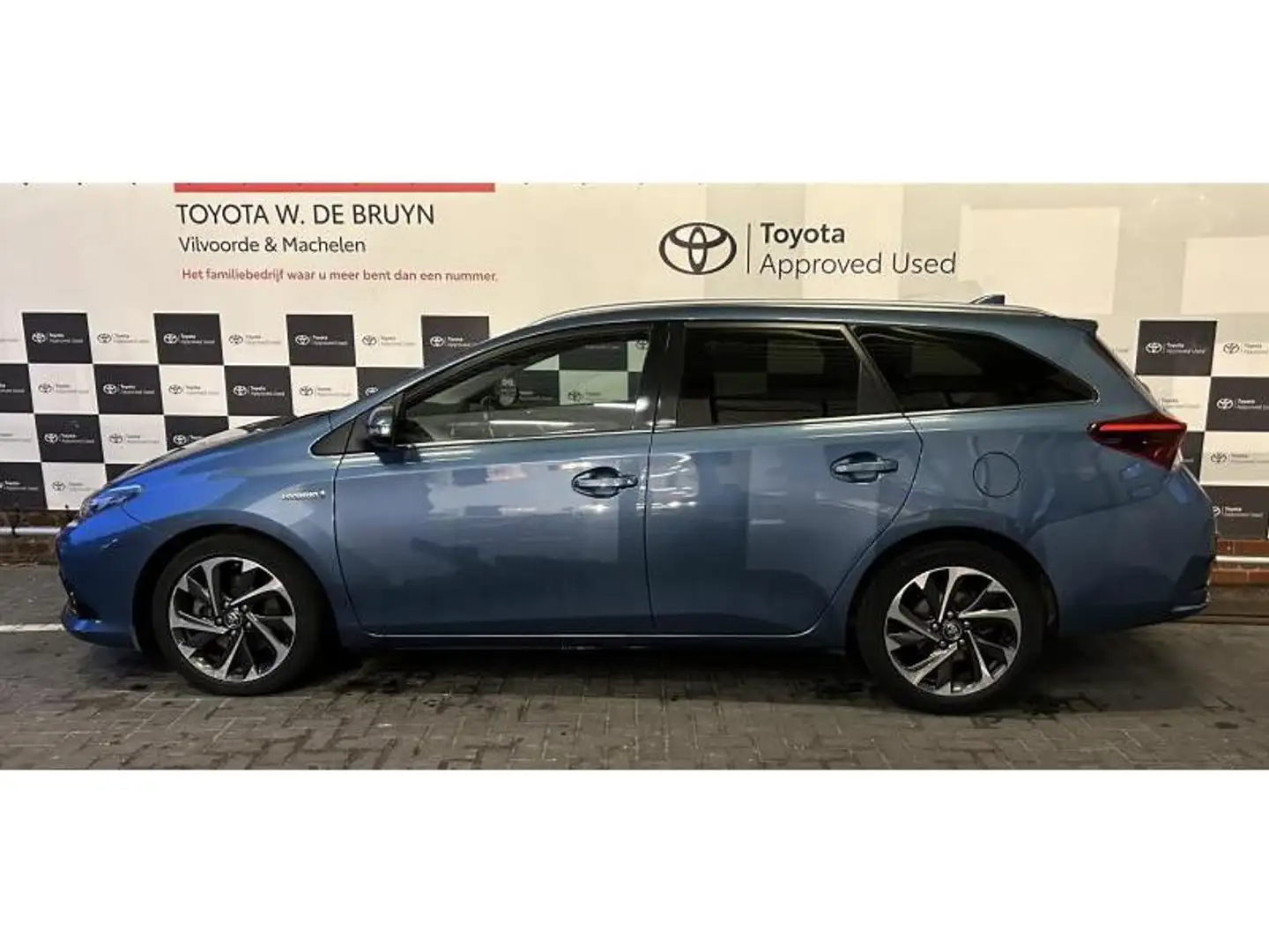 Toyota Auris Dynamic Blau - 2