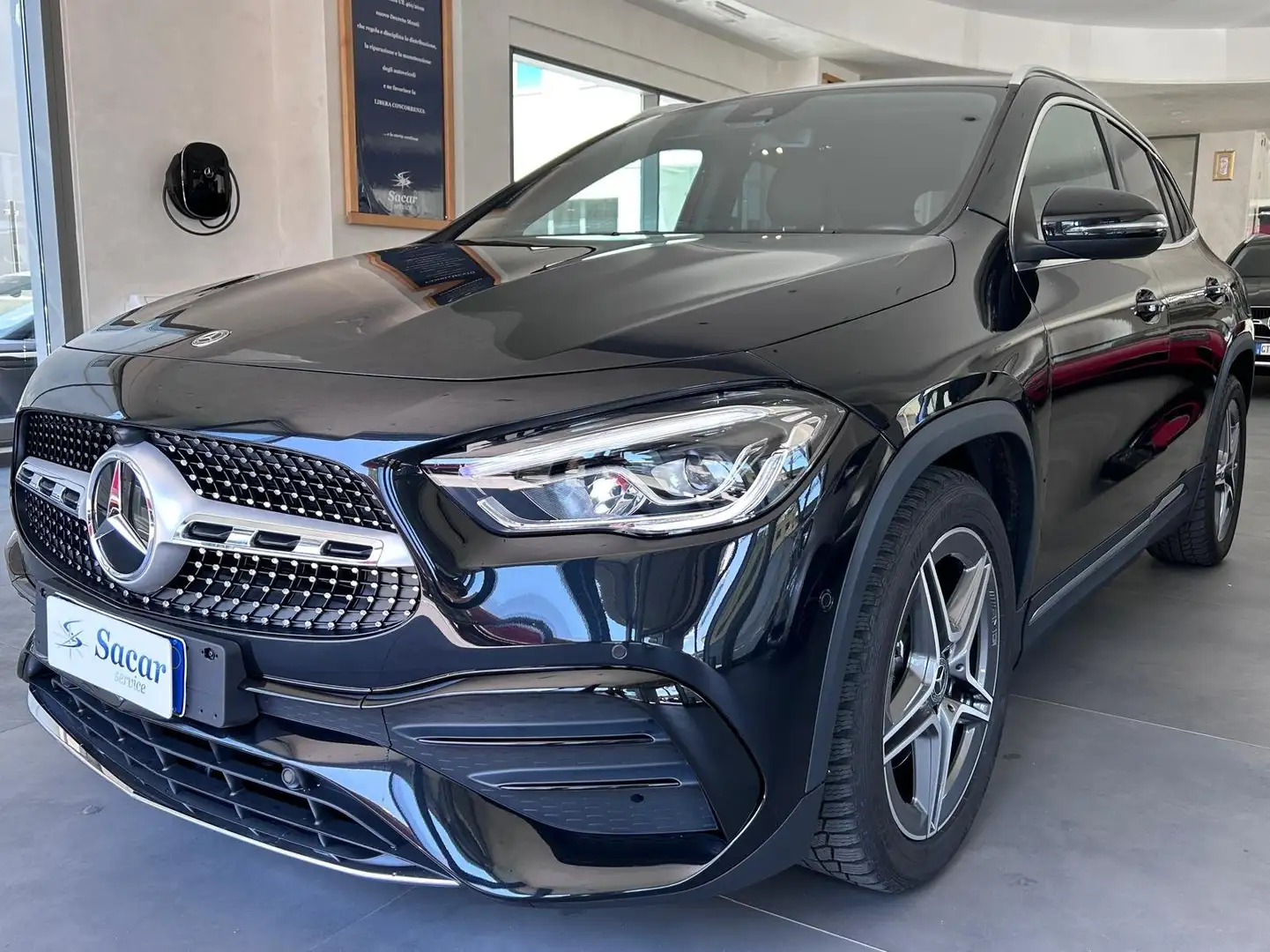 Mercedes-Benz GLA 200 GLA-H247 2020 d Premium auto Zwart - 2