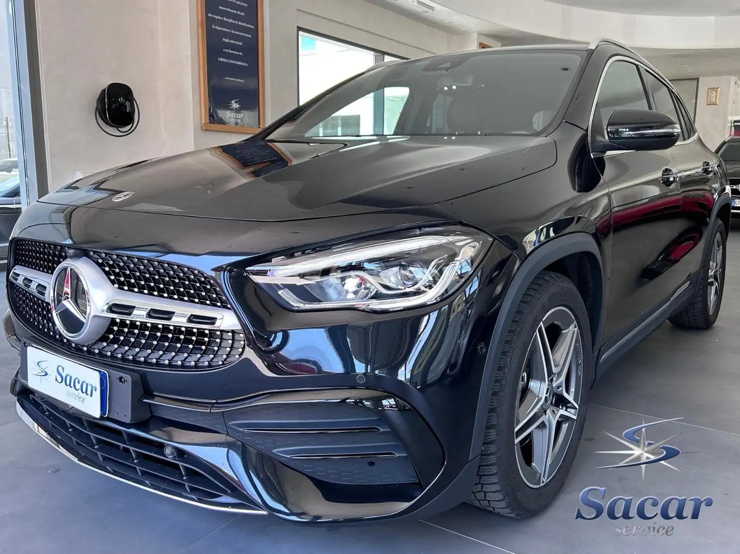 Mercedes-Benz GLA 200 GLA-H247 2020 d Premium auto Zwart - 1