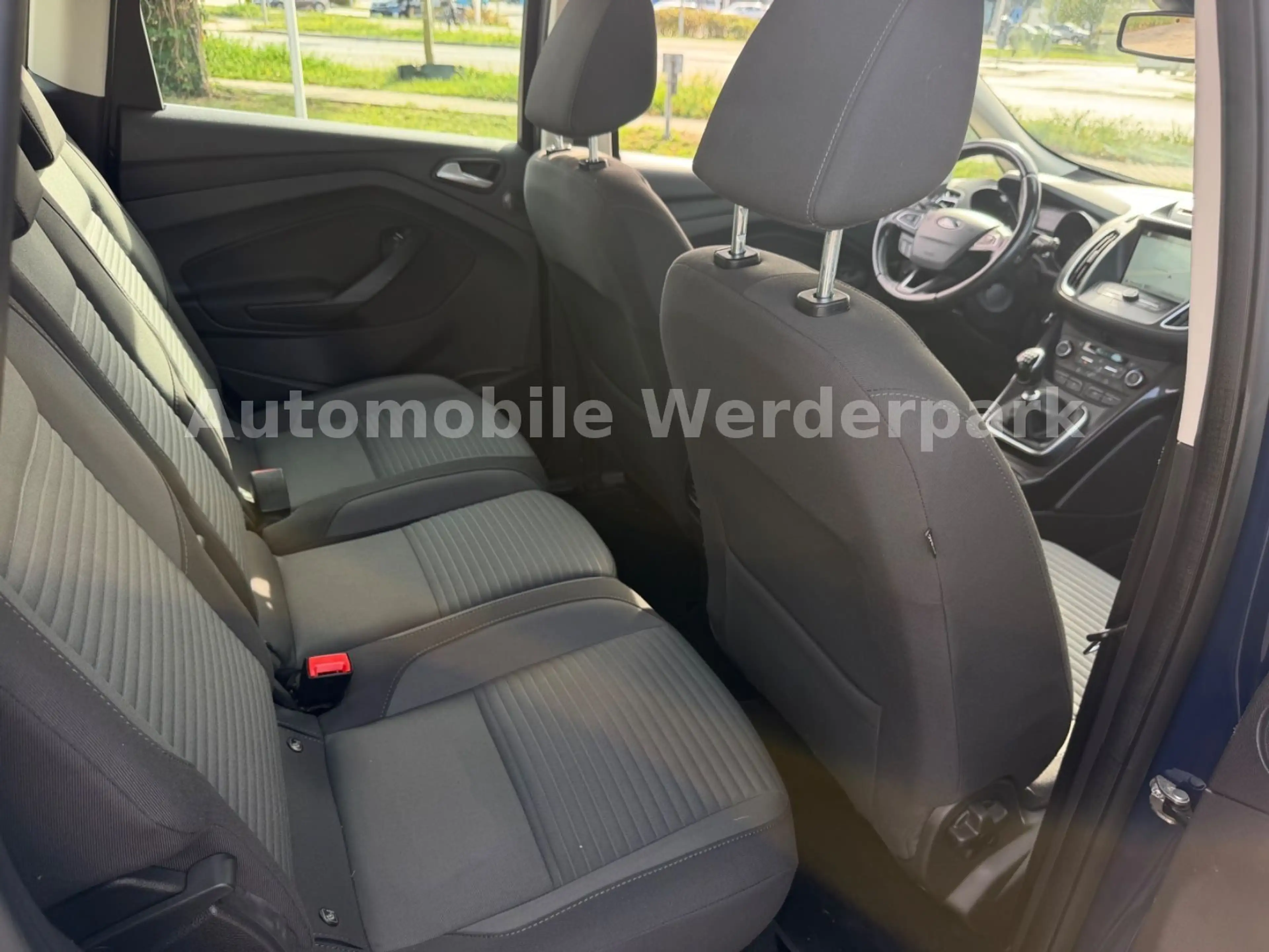 Ford C-Max C-MAX Titanium — photo 12