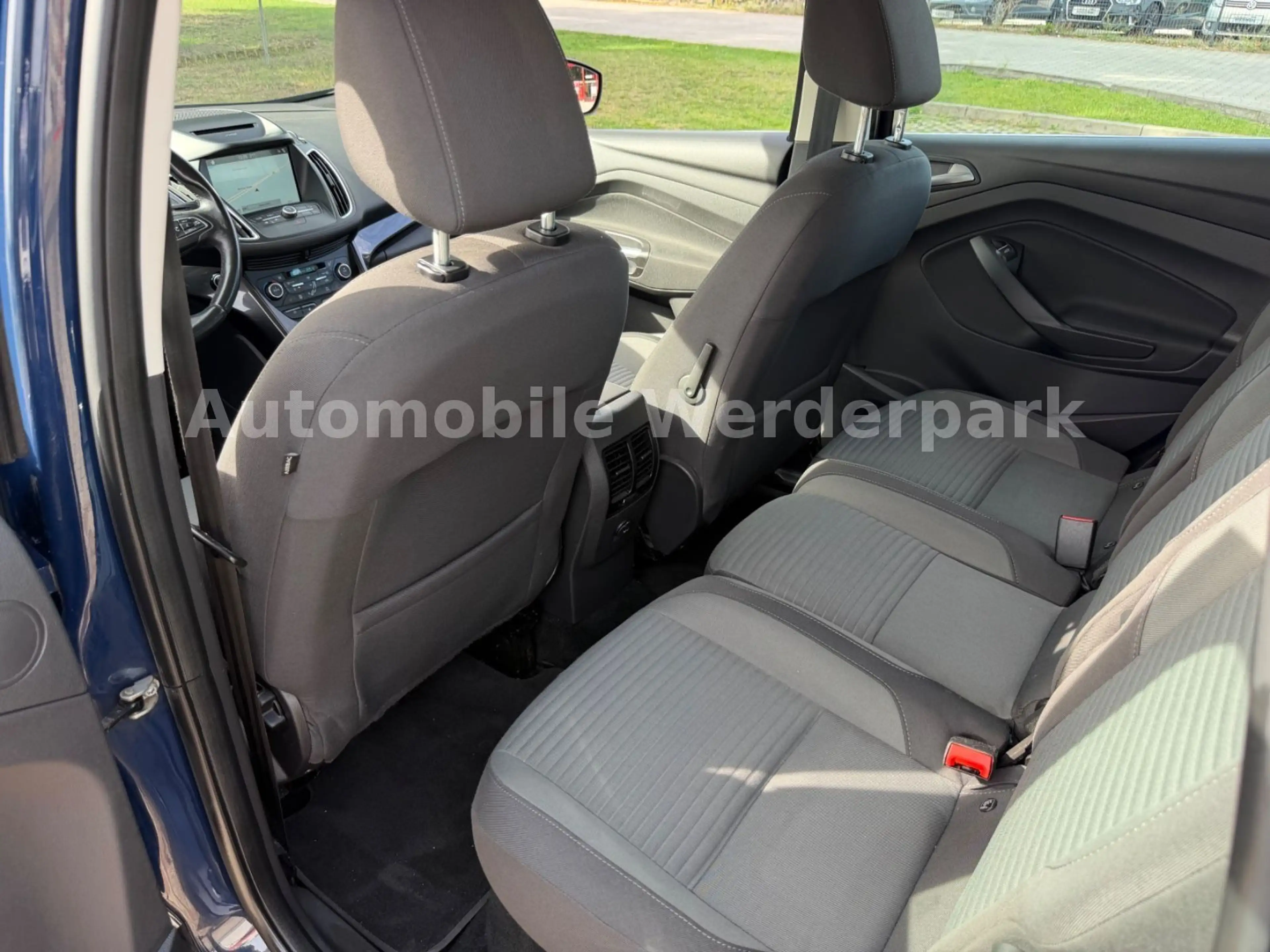 Ford C-Max C-MAX Titanium — photo 13
