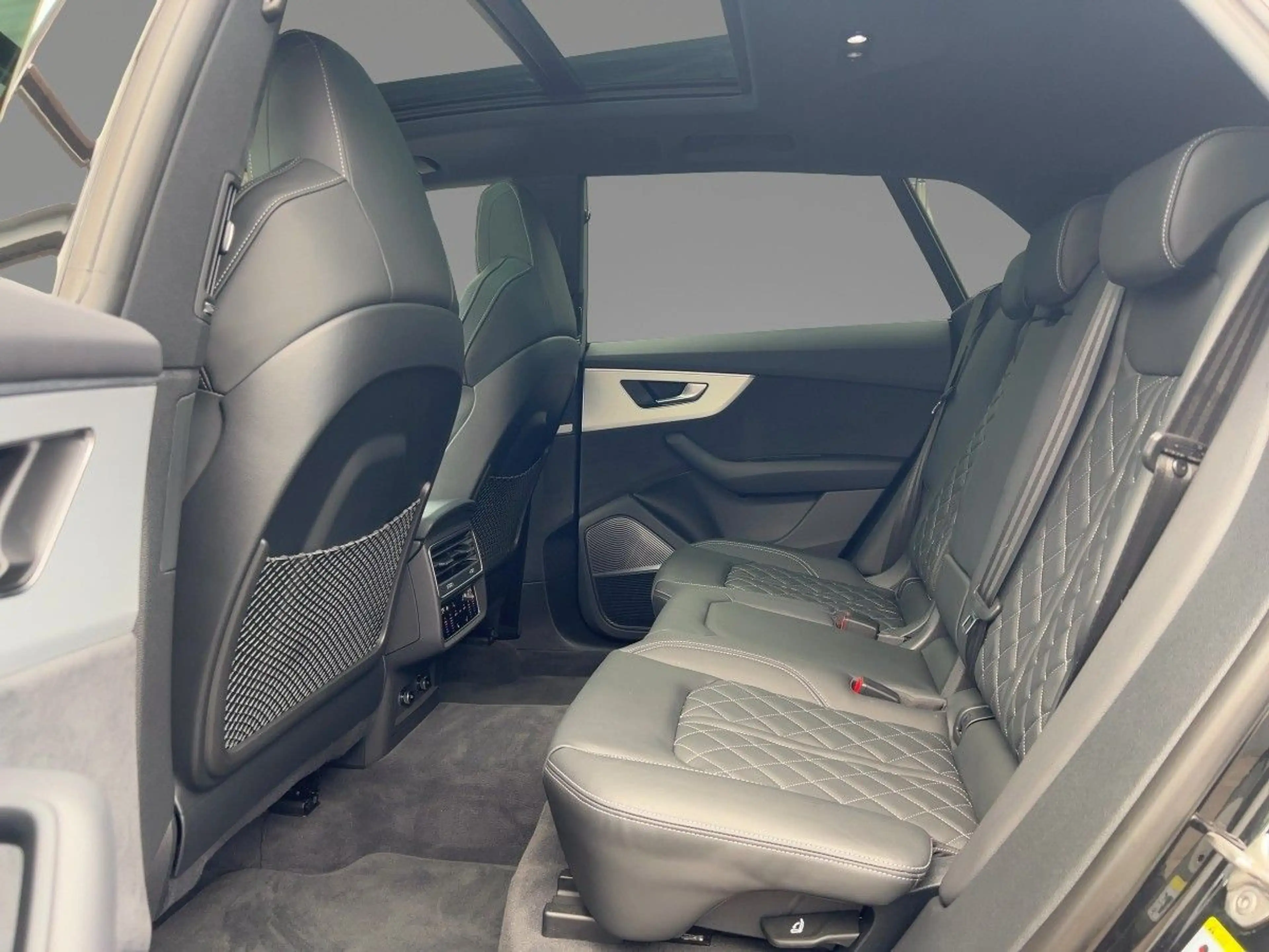 Audi SQ8 4.0 TFSI quattro tiptronic B&O Panorama Stan — photo 9