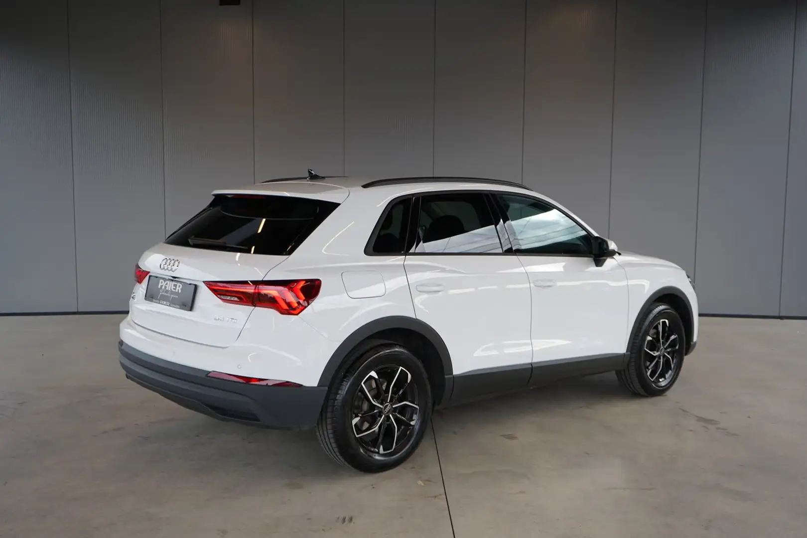 Audi Q3 35 TDI intense Weiß - 2