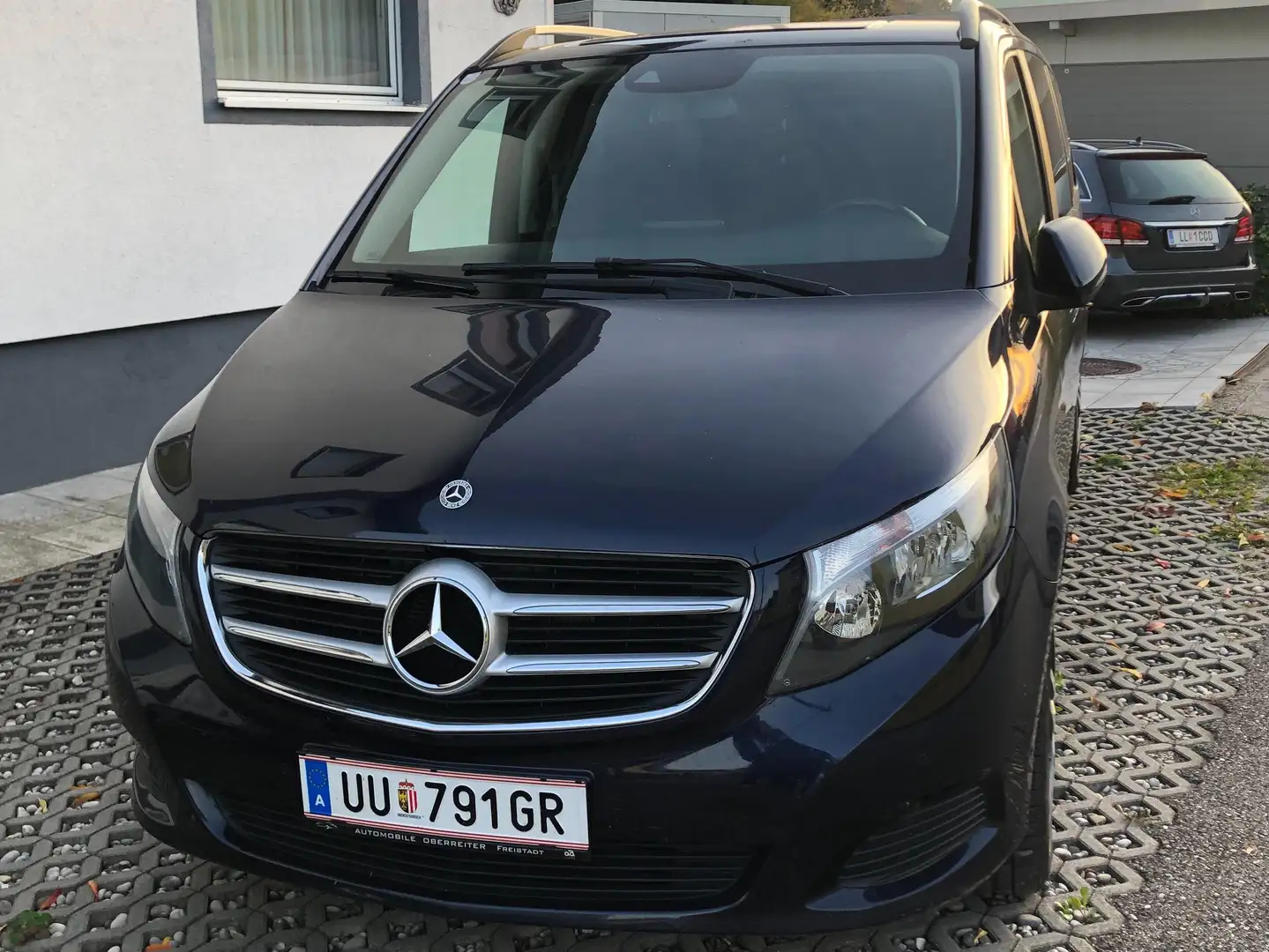 Mercedes-Benz V 250 V 250 d 4MATIC lang Aut. - 1