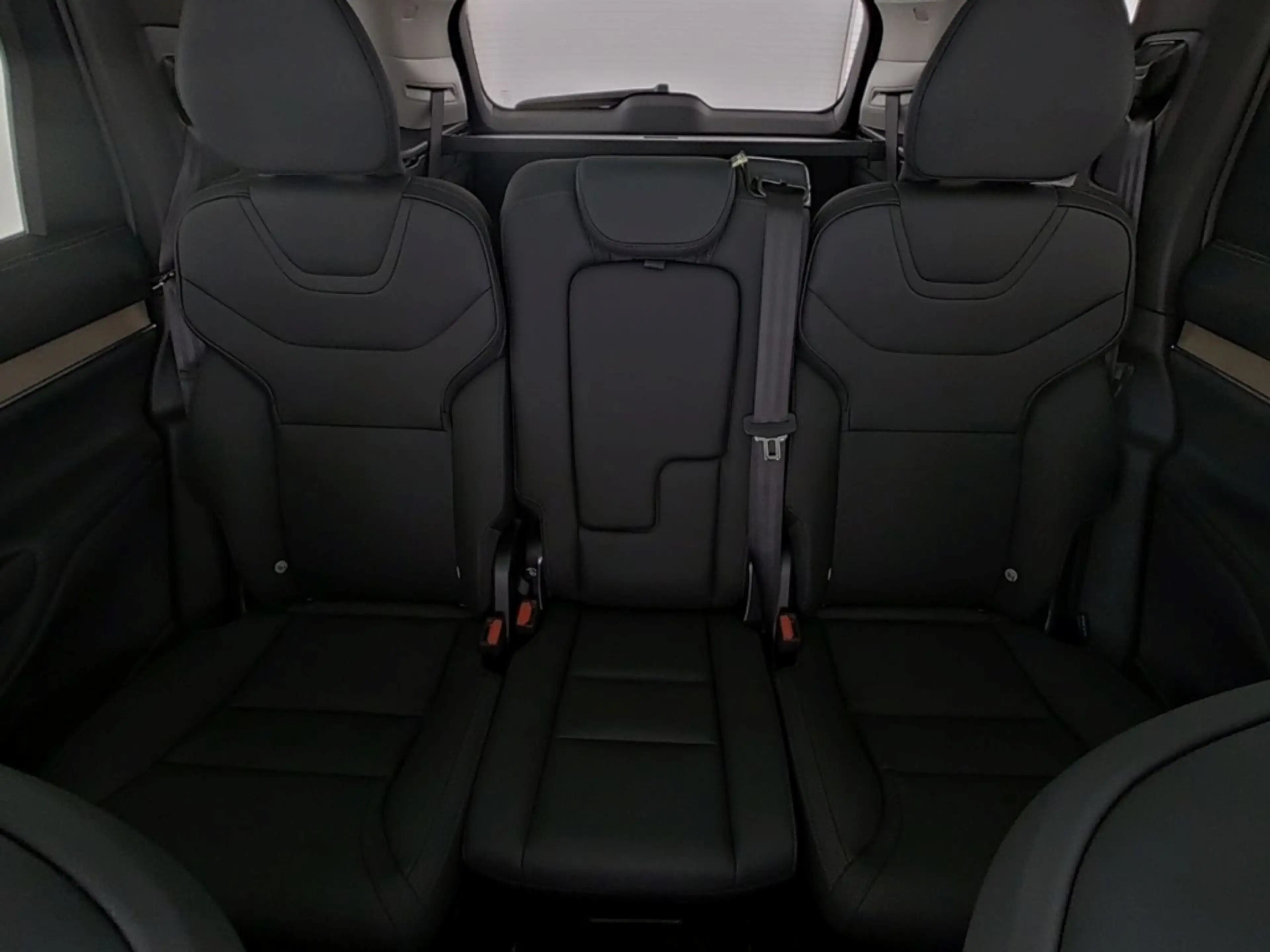 Volvo EX90 Twin Motor AWD Plus 7-Sitzer HUD StandHZG Panorama — photo 14