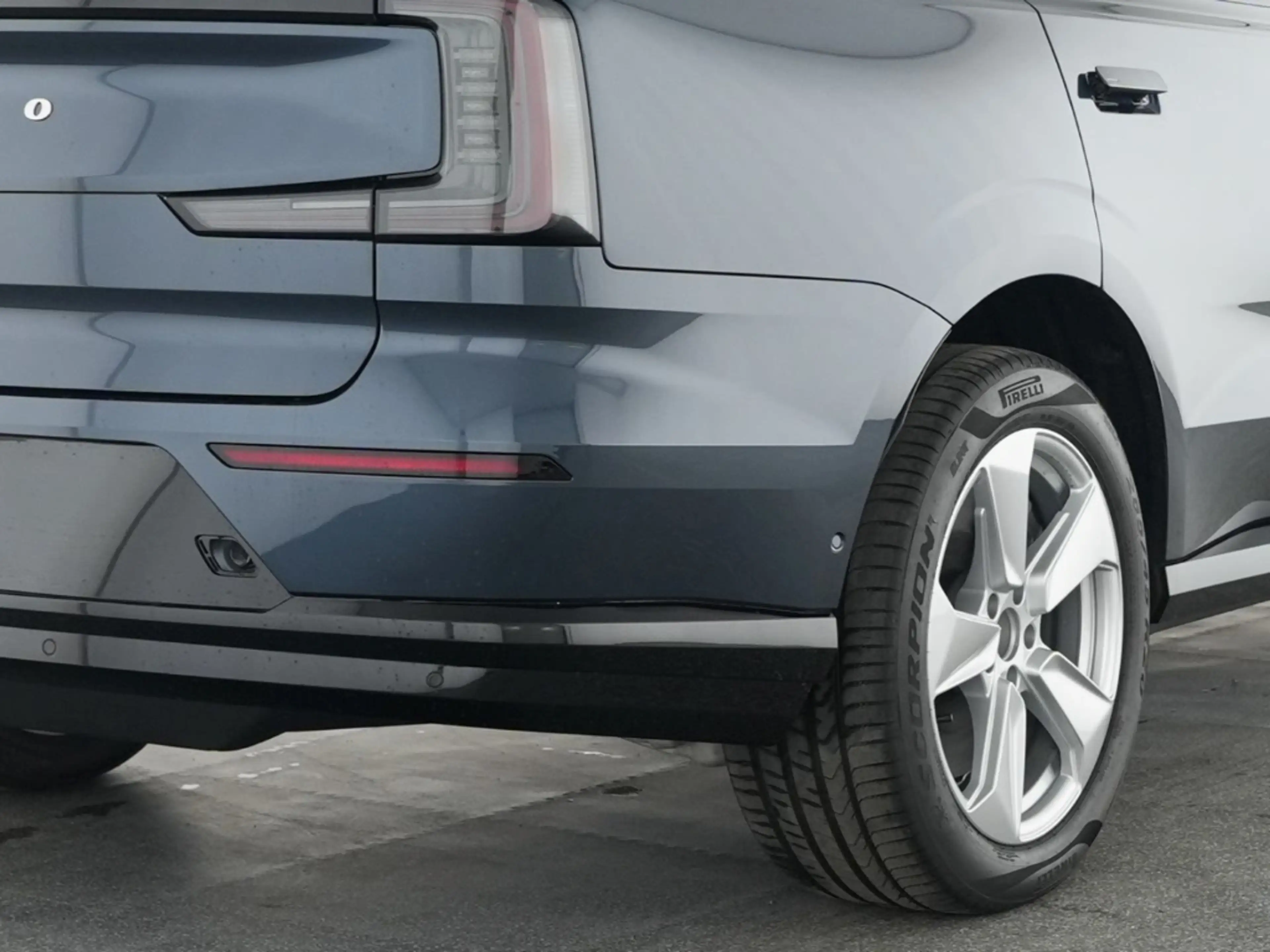 Volvo EX90 Twin Motor AWD Plus 7-Sitzer HUD StandHZG Panorama — photo 12