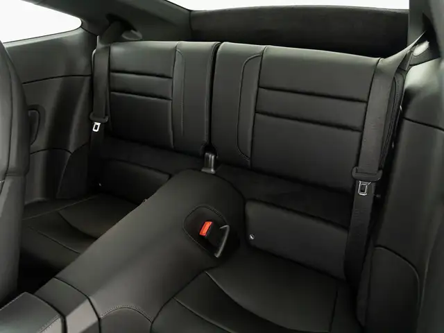 Porsche 911 view 10