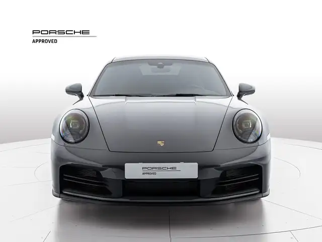 Porsche 911 view 4