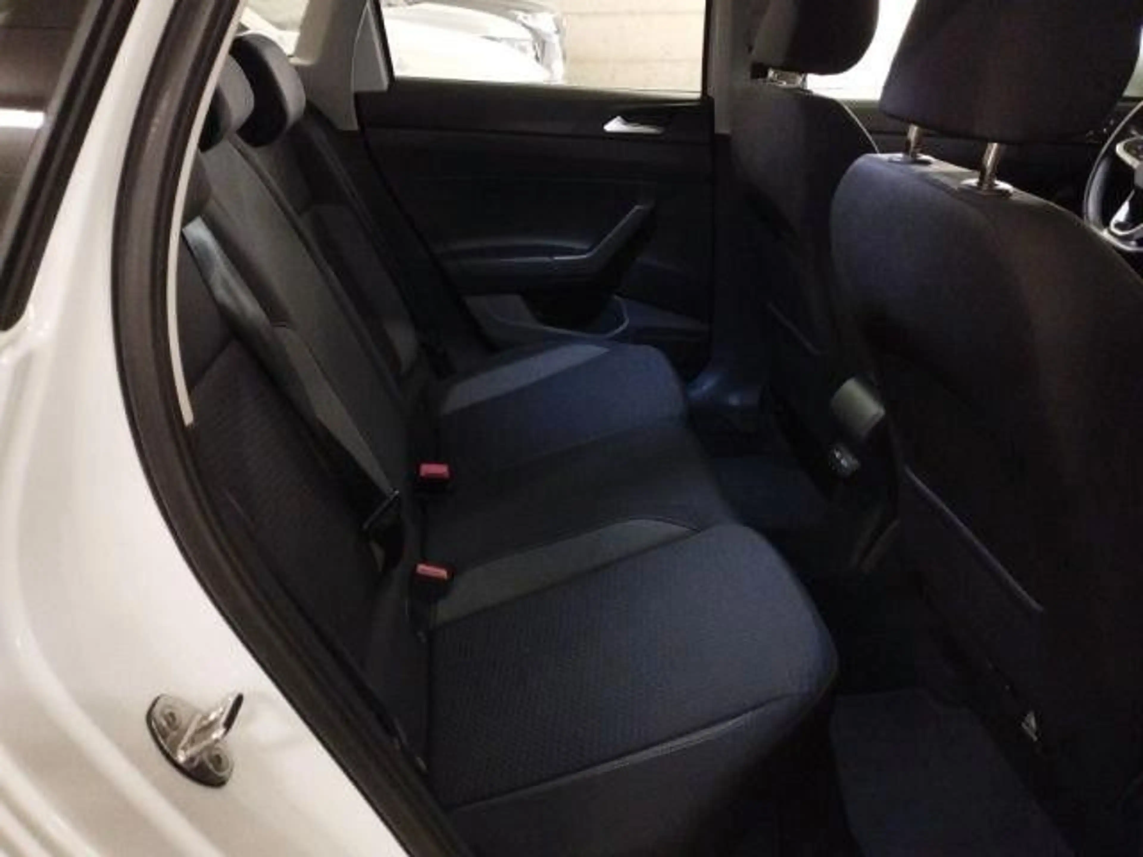 Volkswagen Taigo Life1.0TSI DSG LED Navi PDC Alu — photo 7