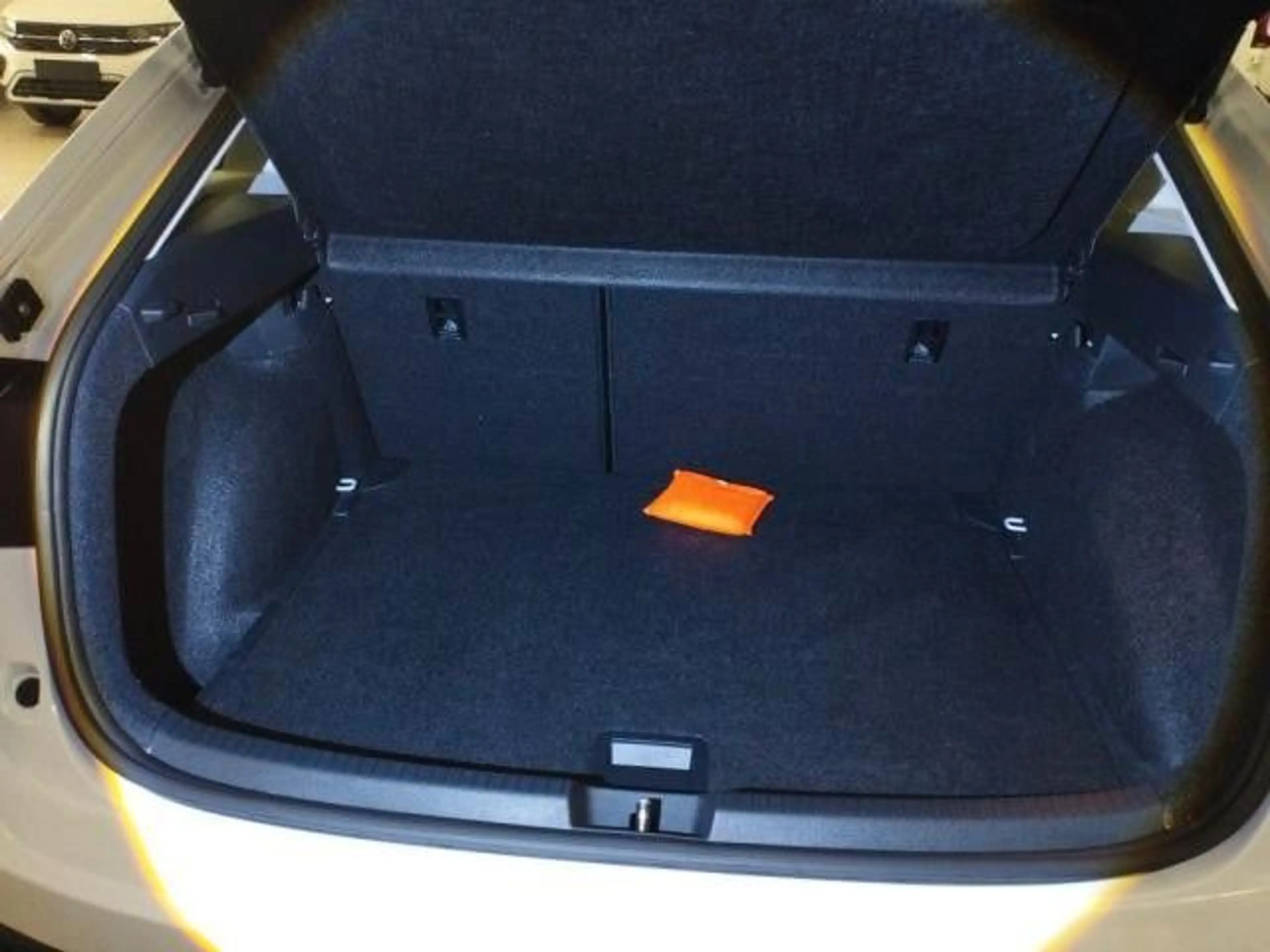 Volkswagen Taigo Life1.0TSI DSG LED Navi PDC Alu — photo 8