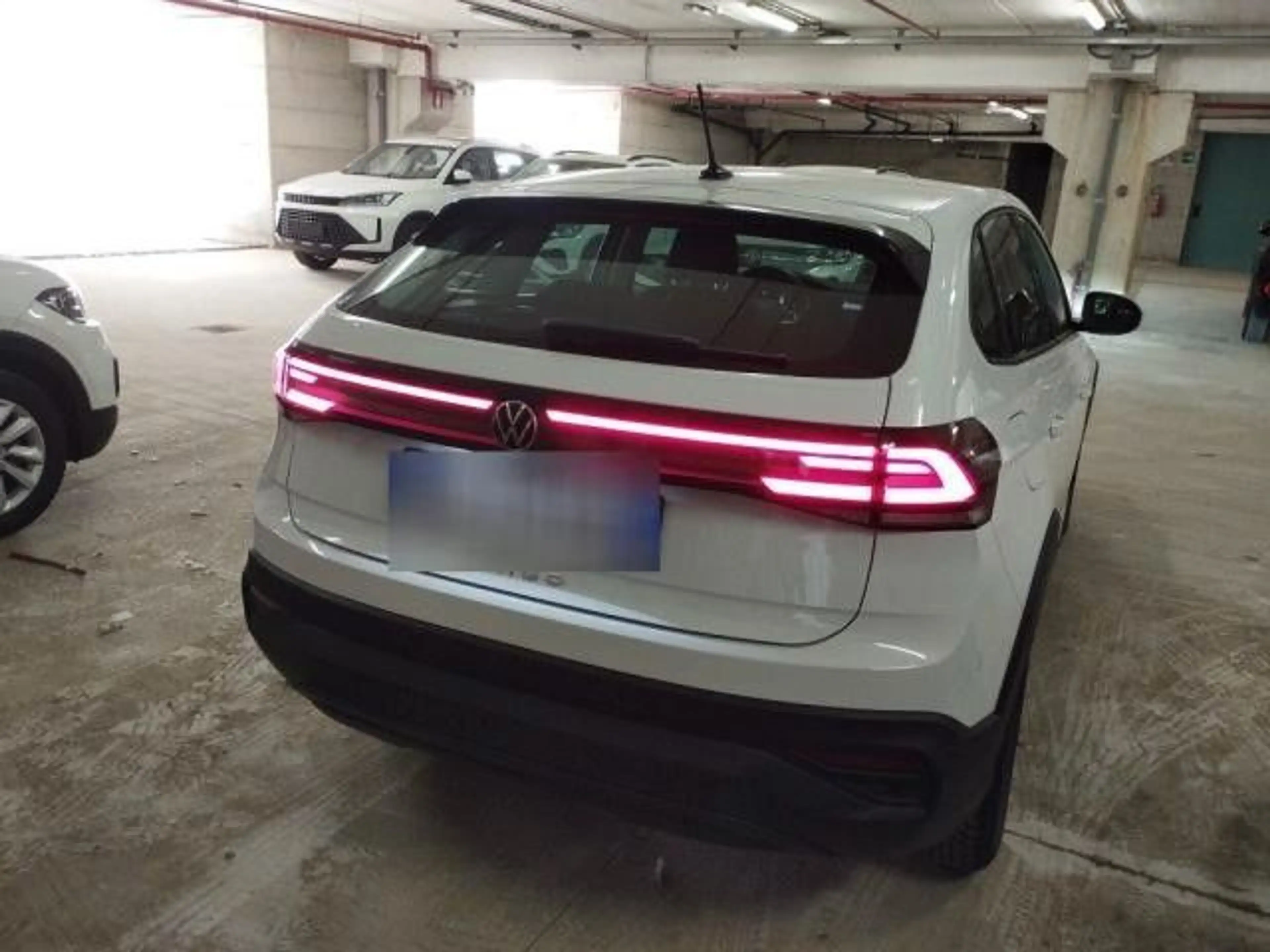 Volkswagen Taigo Life1.0TSI DSG LED Navi PDC Alu — photo 4