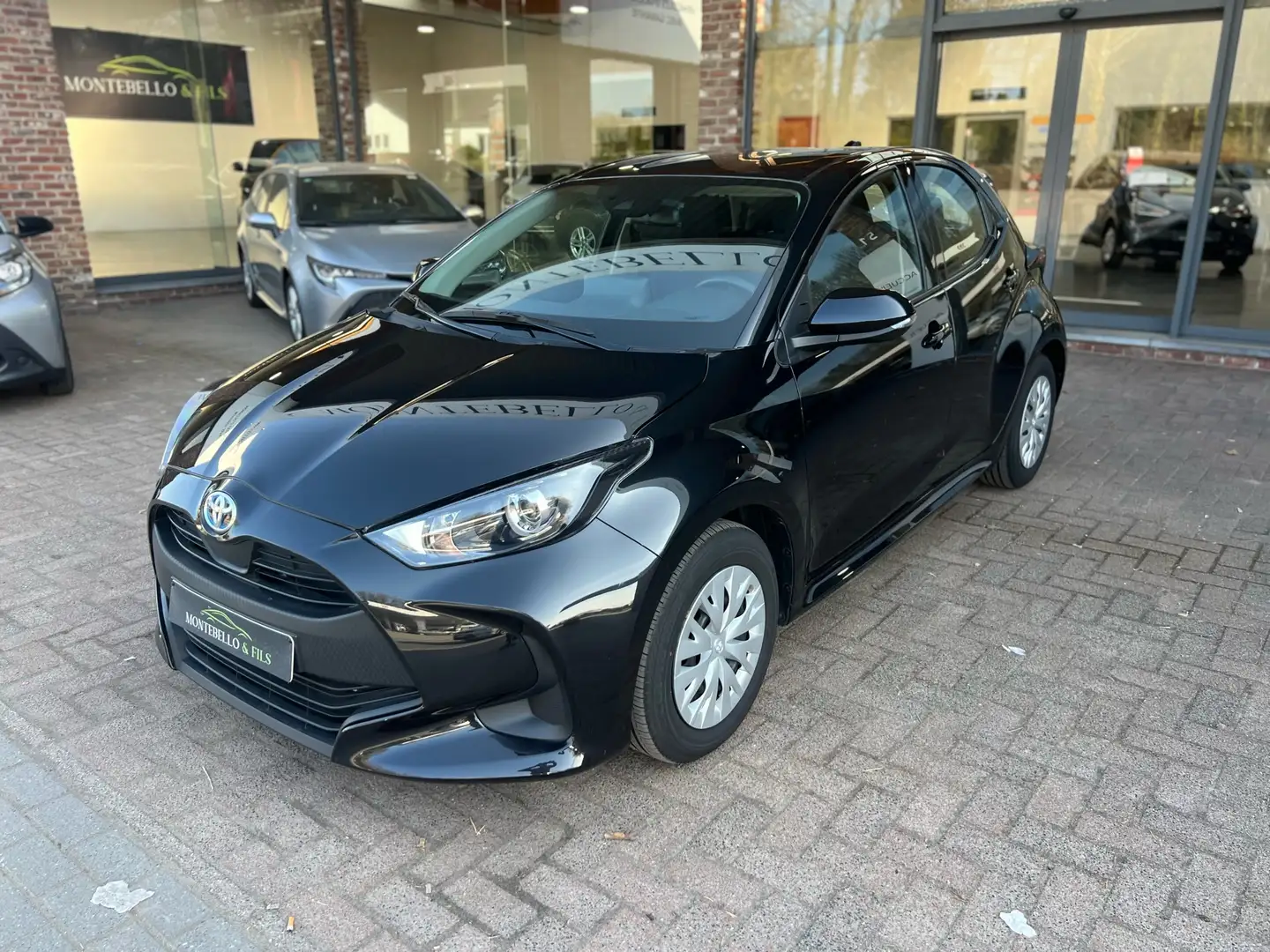 Toyota Yaris 1.5i VVT-i Hybrid E-CVT Dynamic**8 ans garantie** Nero - 2