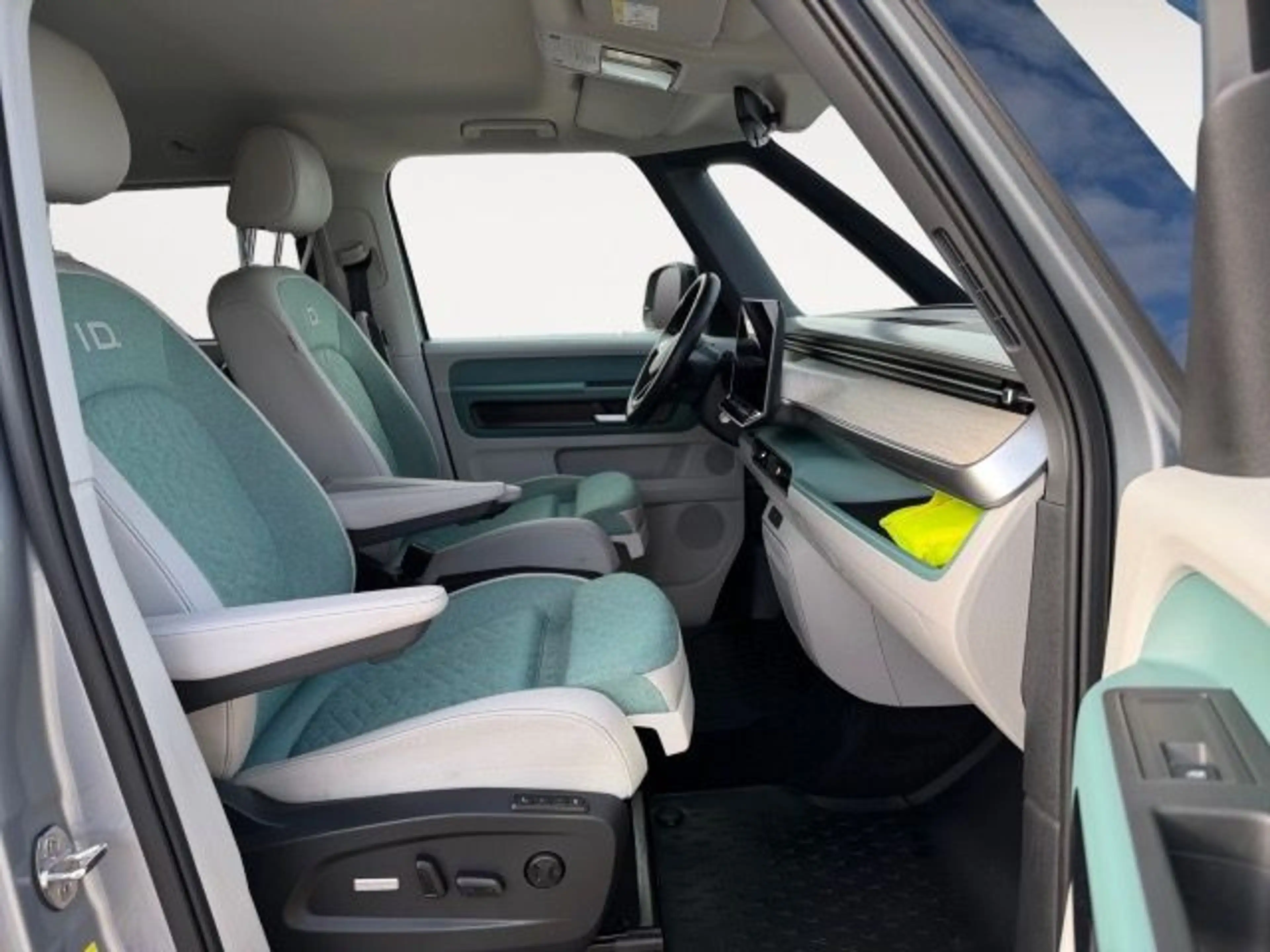 Volkswagen ID. Buzz ID.Buzz Bus 210 kW Pro Style plus Paket,LM19 — photo 16