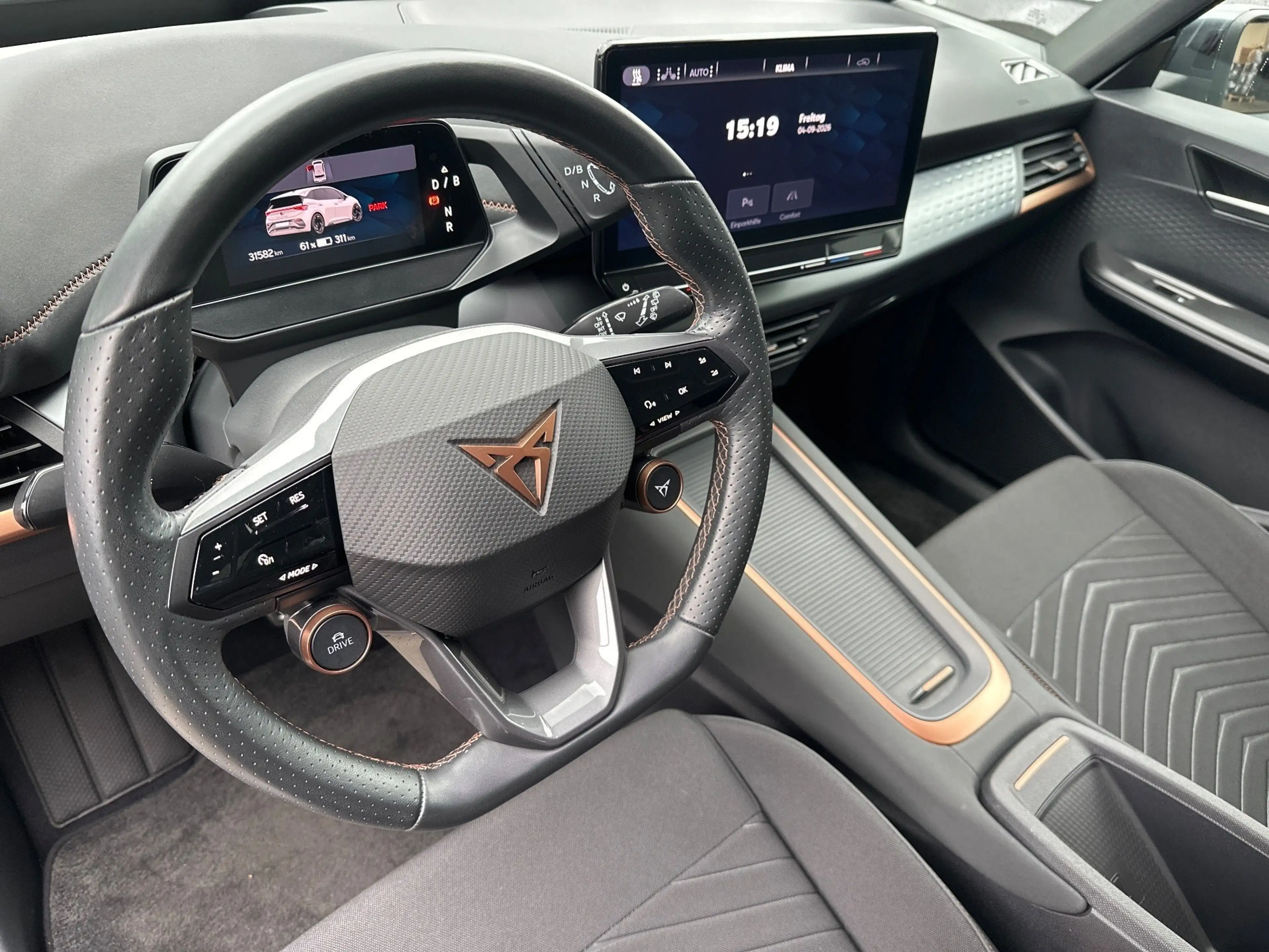 CUPRA Born 170kW/77kWh NAV+LED+HUD+KAM+SHZ+19ZO+KEYLESS+LED — photo 7