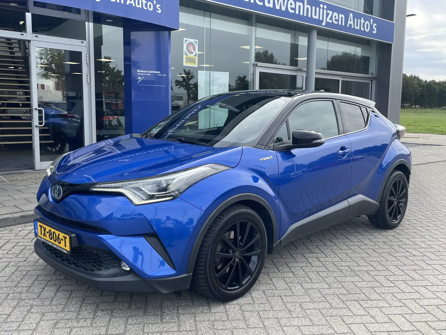 Toyota C-HR 1.8 Hybrid Bi-Tone Stoelverwarming info: M.Safari Bleu - 2