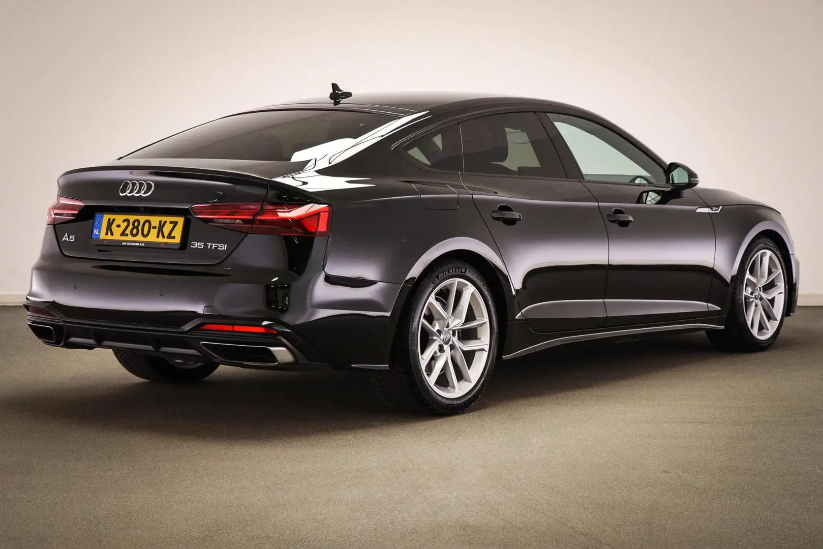 Audi A5 Sportback 35 TFSI S edition | DRIVING / PARKING- P Zwart - 2